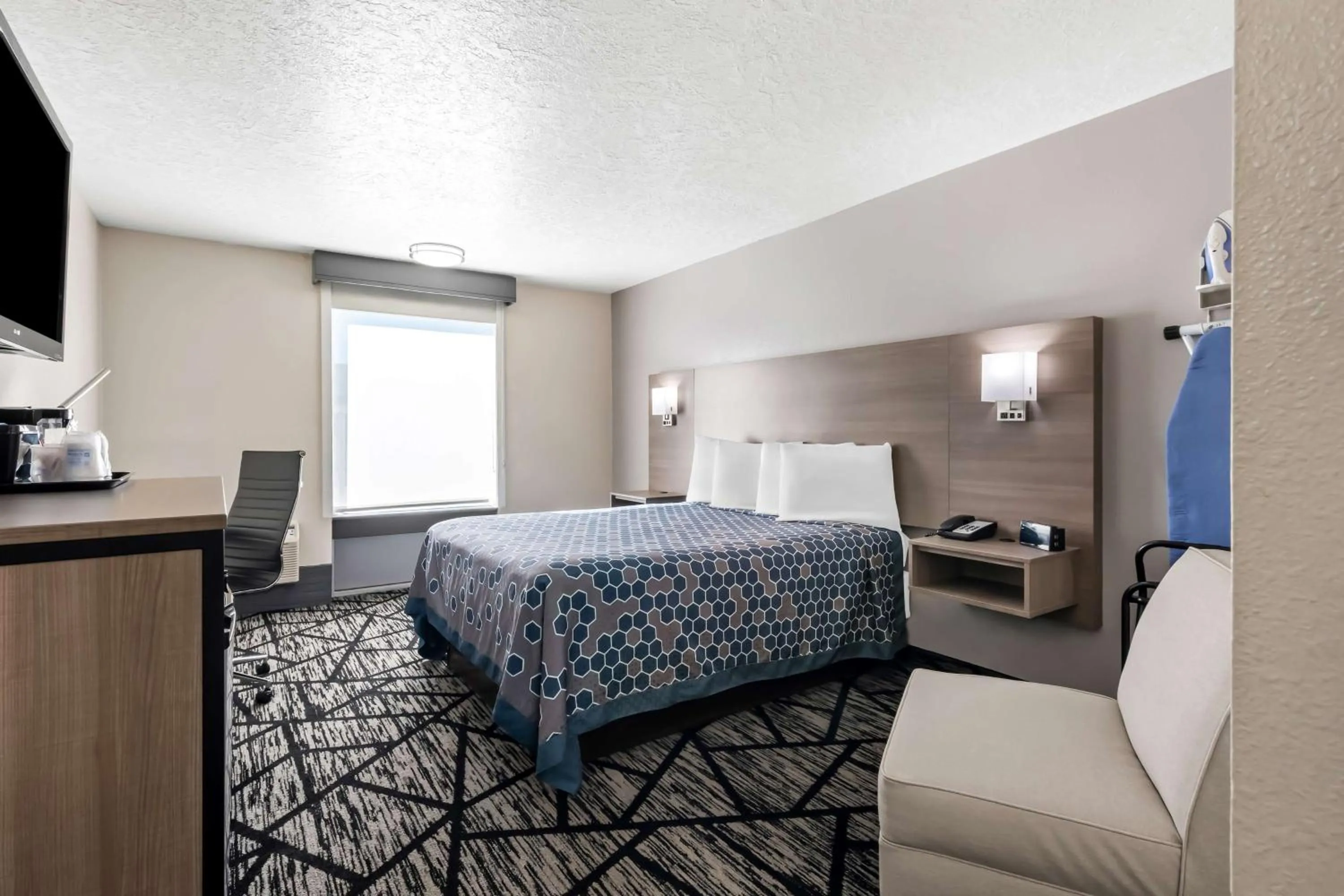 Bedroom, Bed in SureStay Hotel by Best Western Duncan