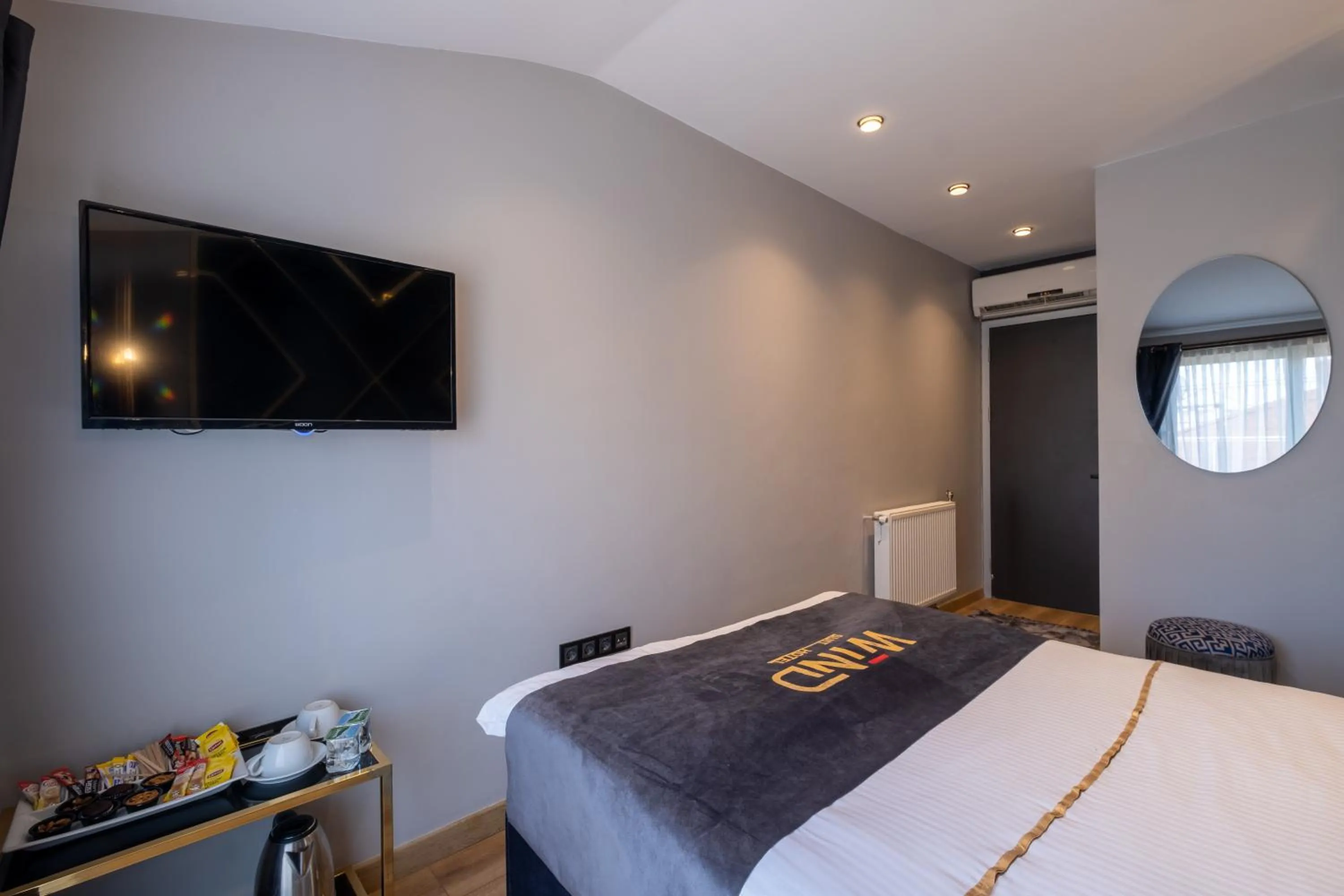 TV and multimedia, Bed in Wind Suit