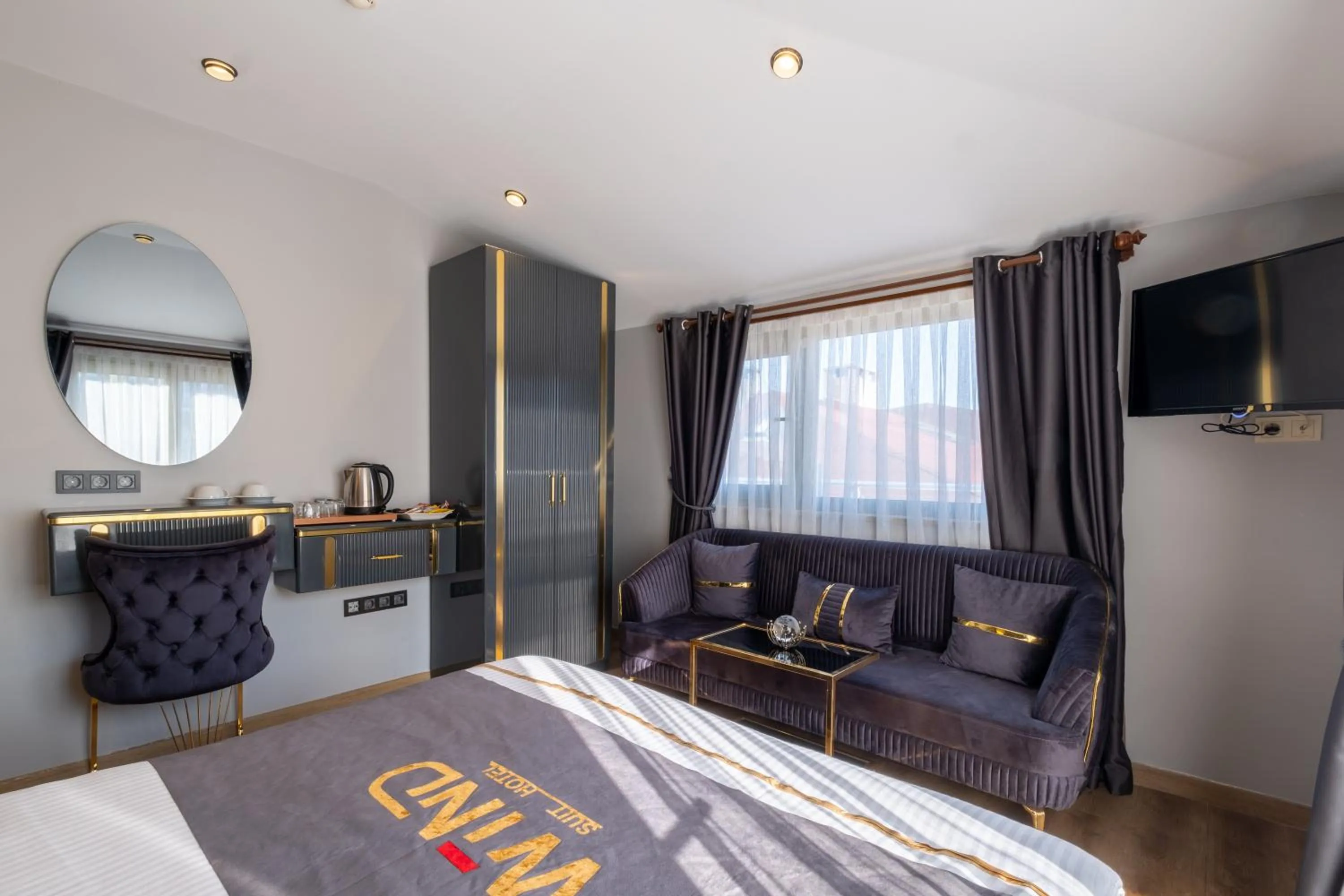 TV and multimedia, Bed in Wind Suit