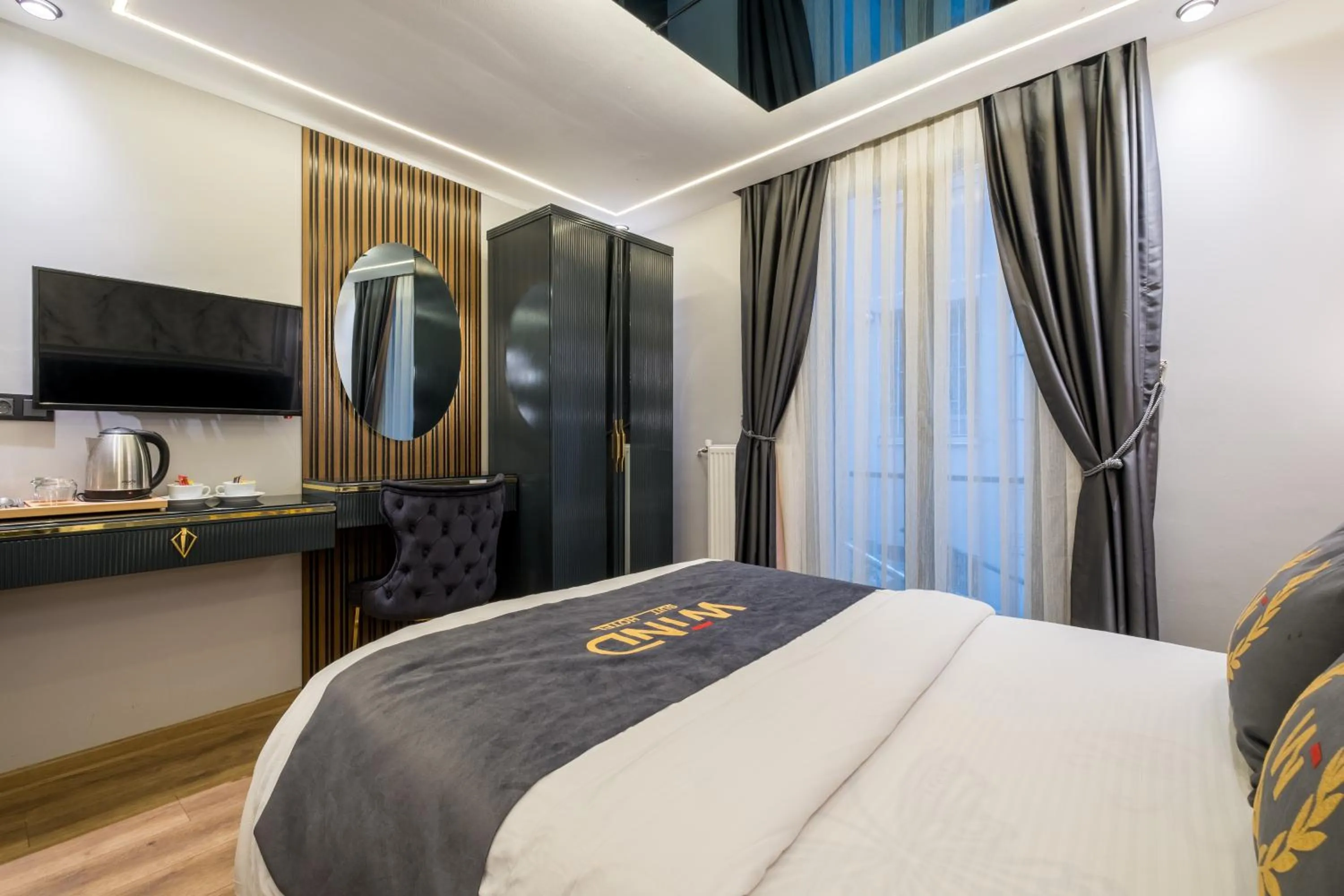 Bedroom, Bed in Wind Suit