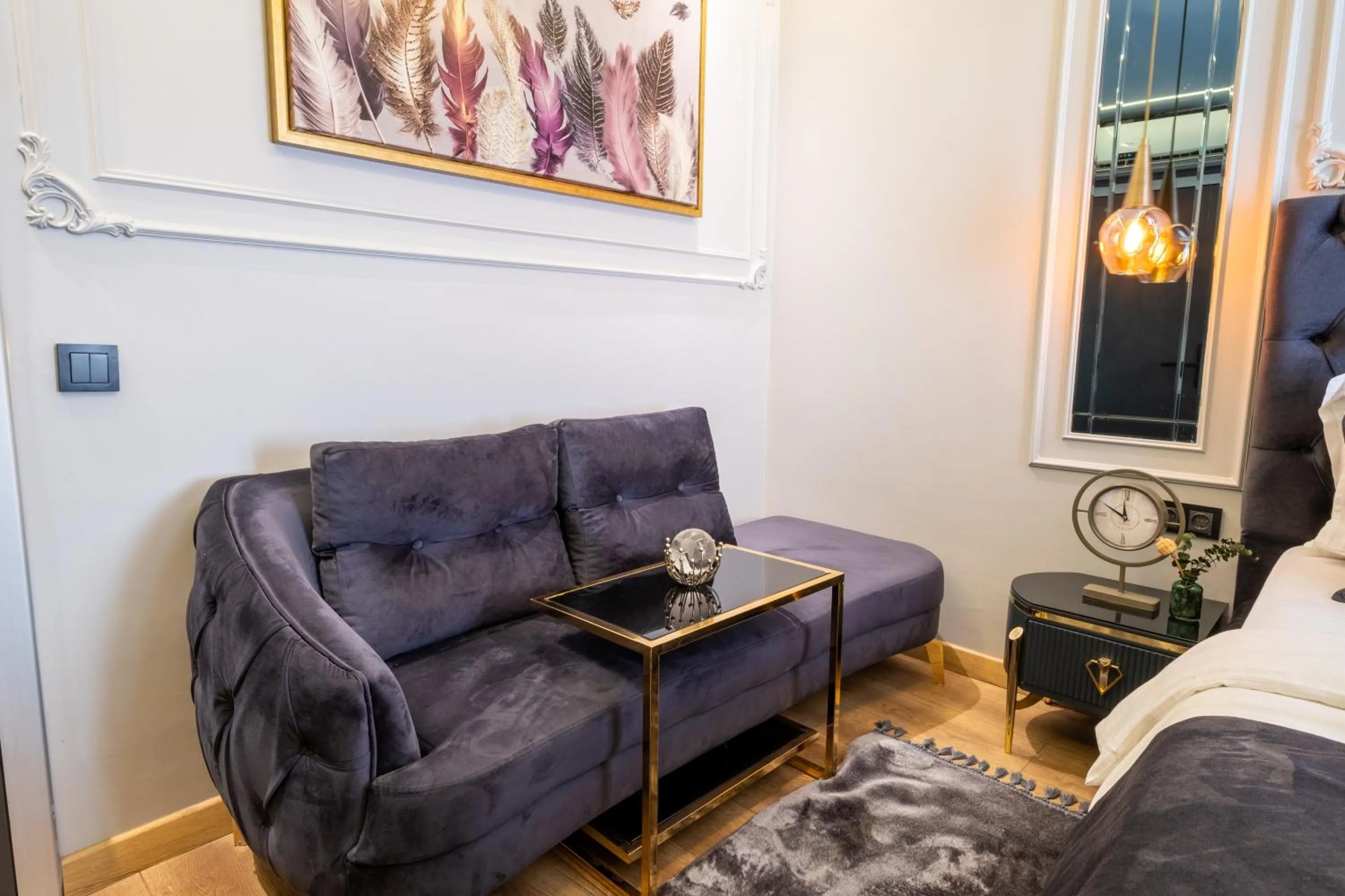 Photo of the whole room in Wind Suit