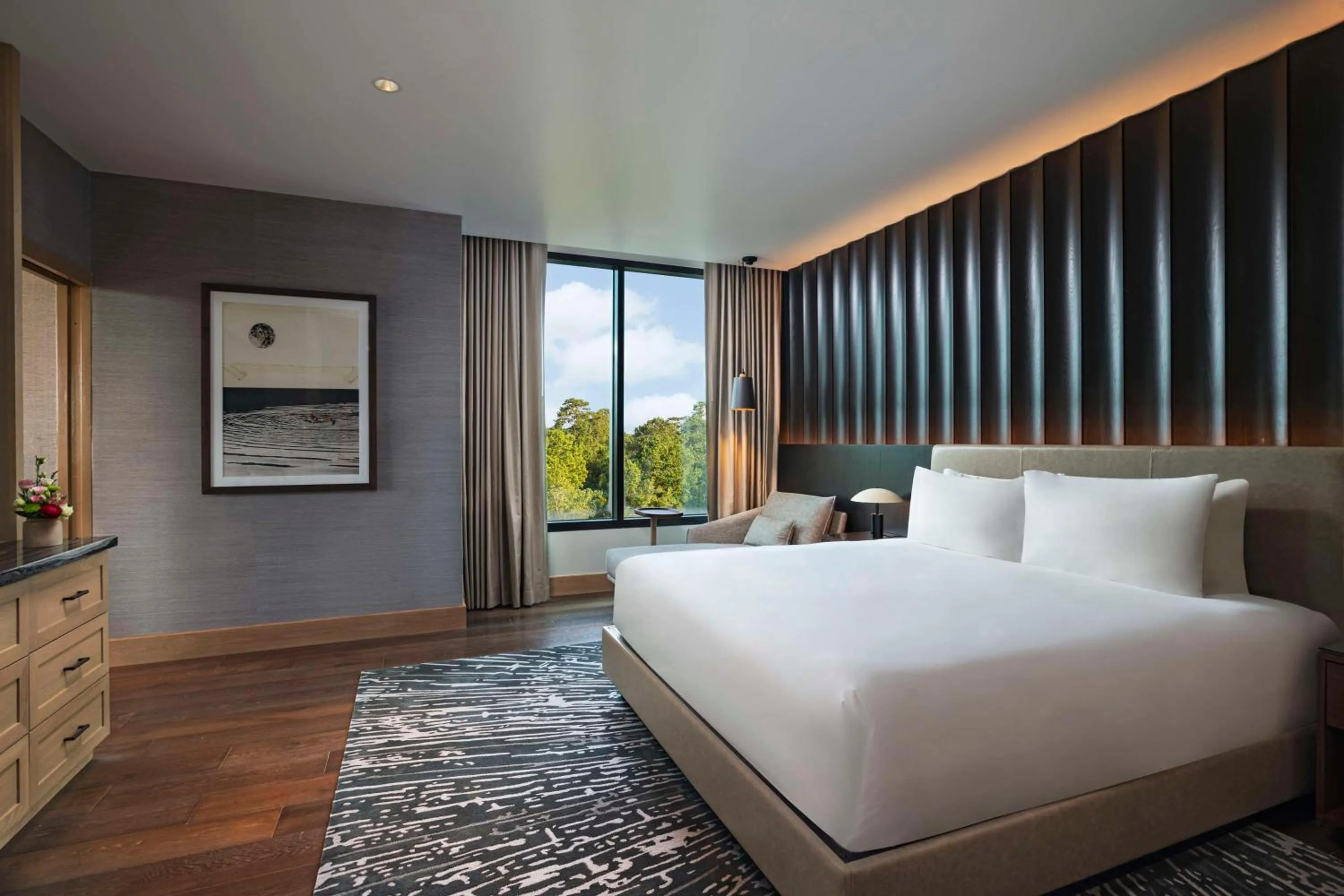 Photo of the whole room, Bed in Hyatt Regency Conroe