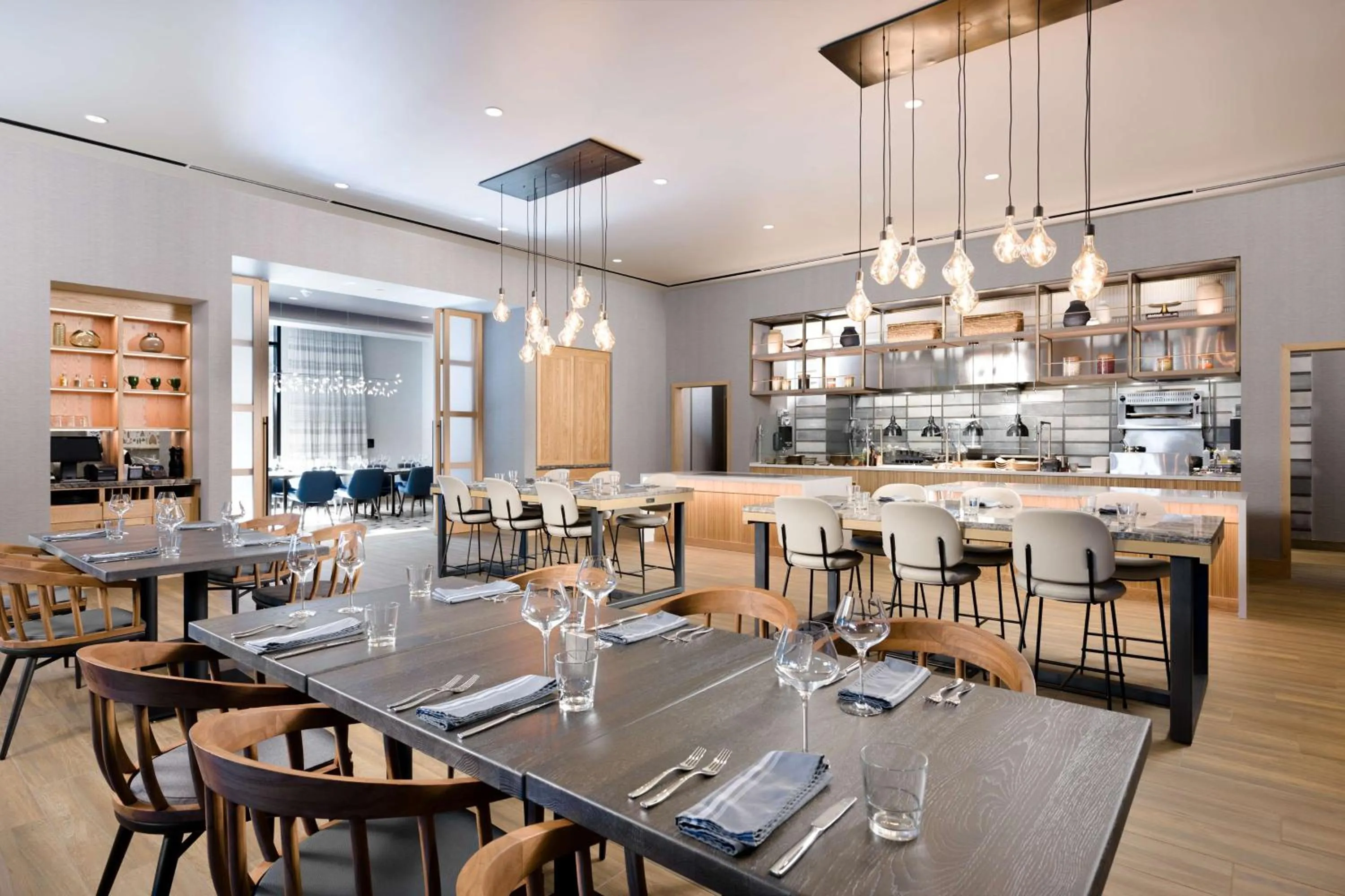 Restaurant/places to eat in Hyatt Regency Conroe