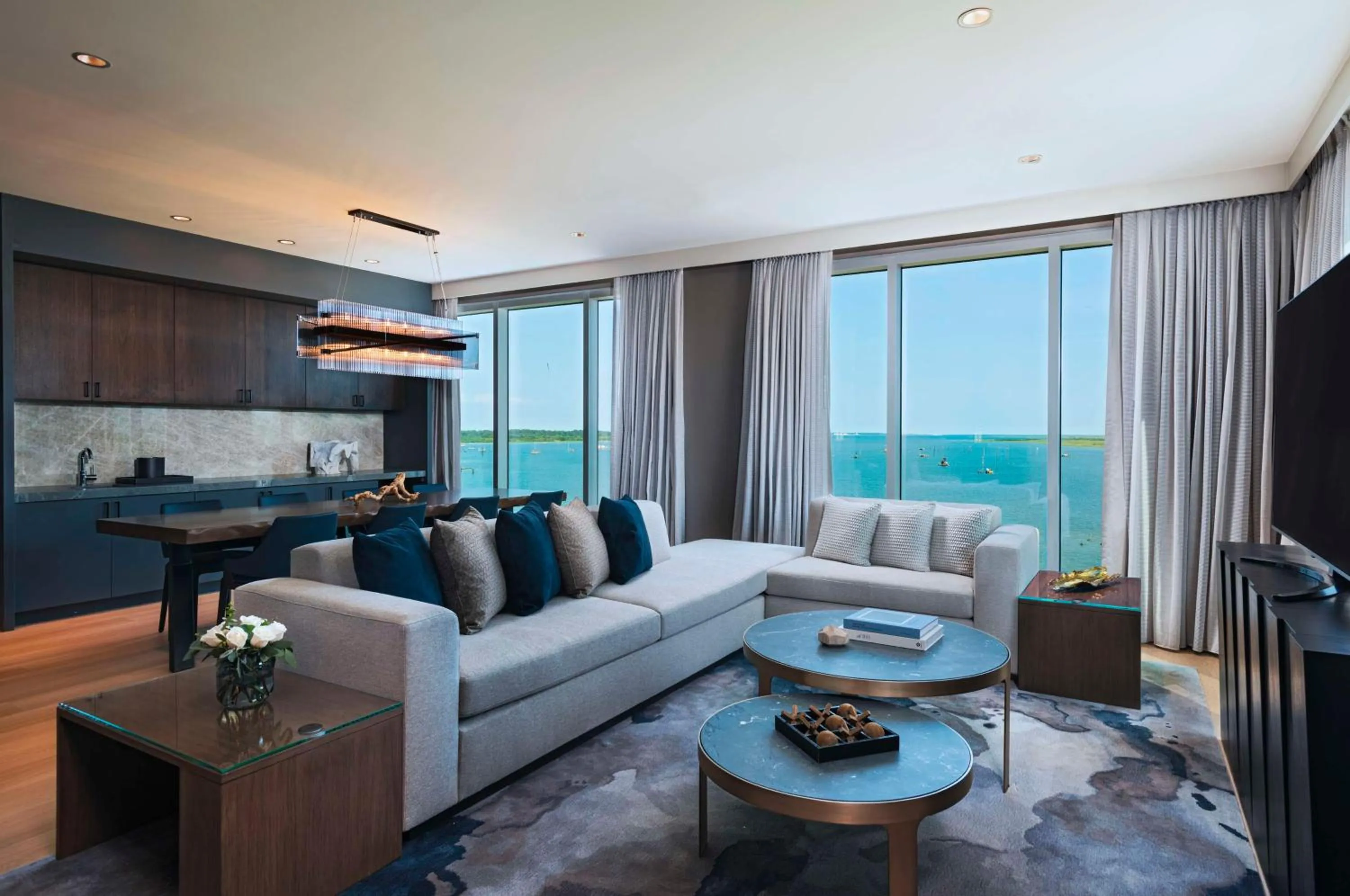 Photo of the whole room in Hyatt Regency Baytown-Houston