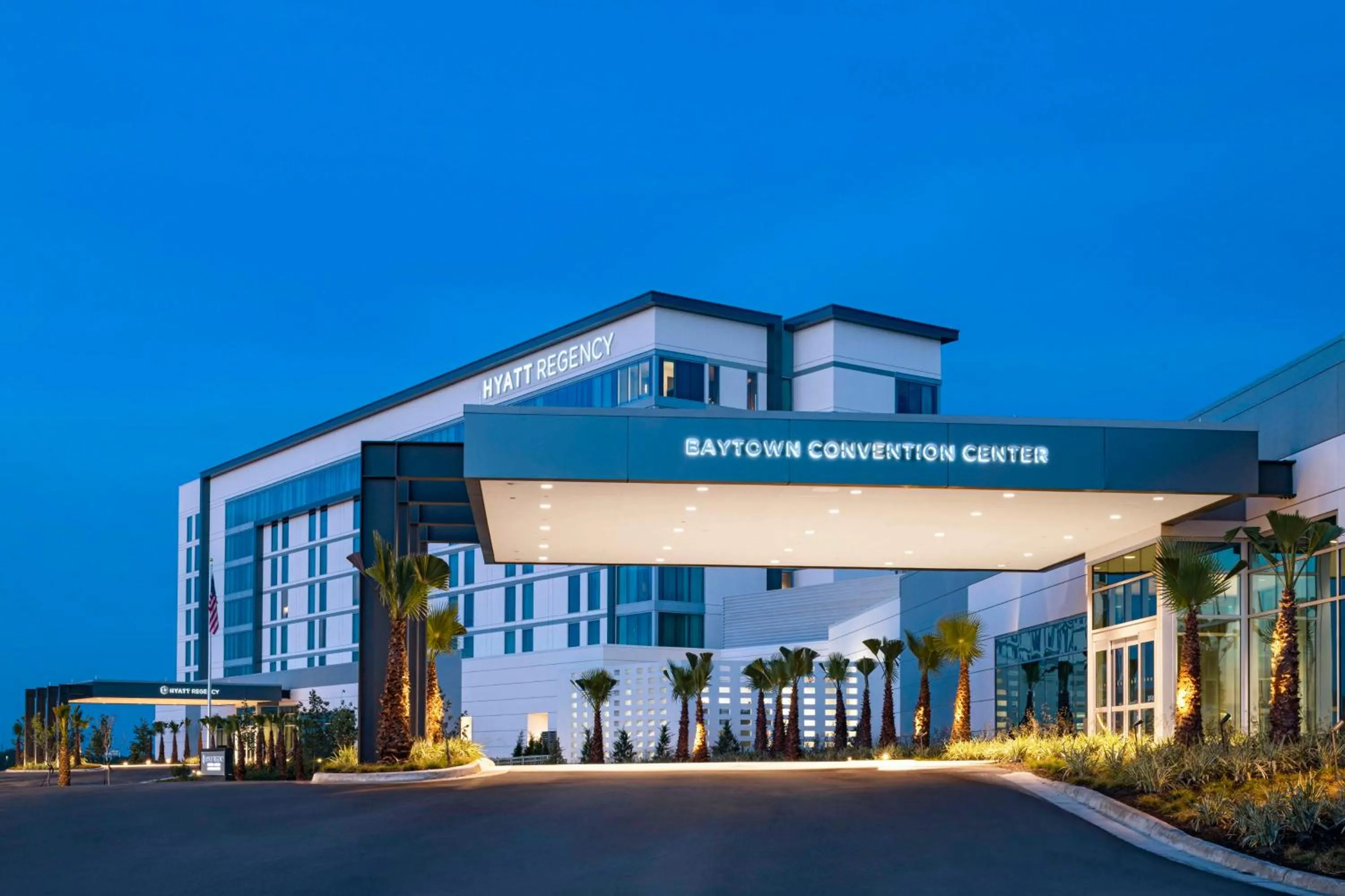Property building in Hyatt Regency Baytown-Houston