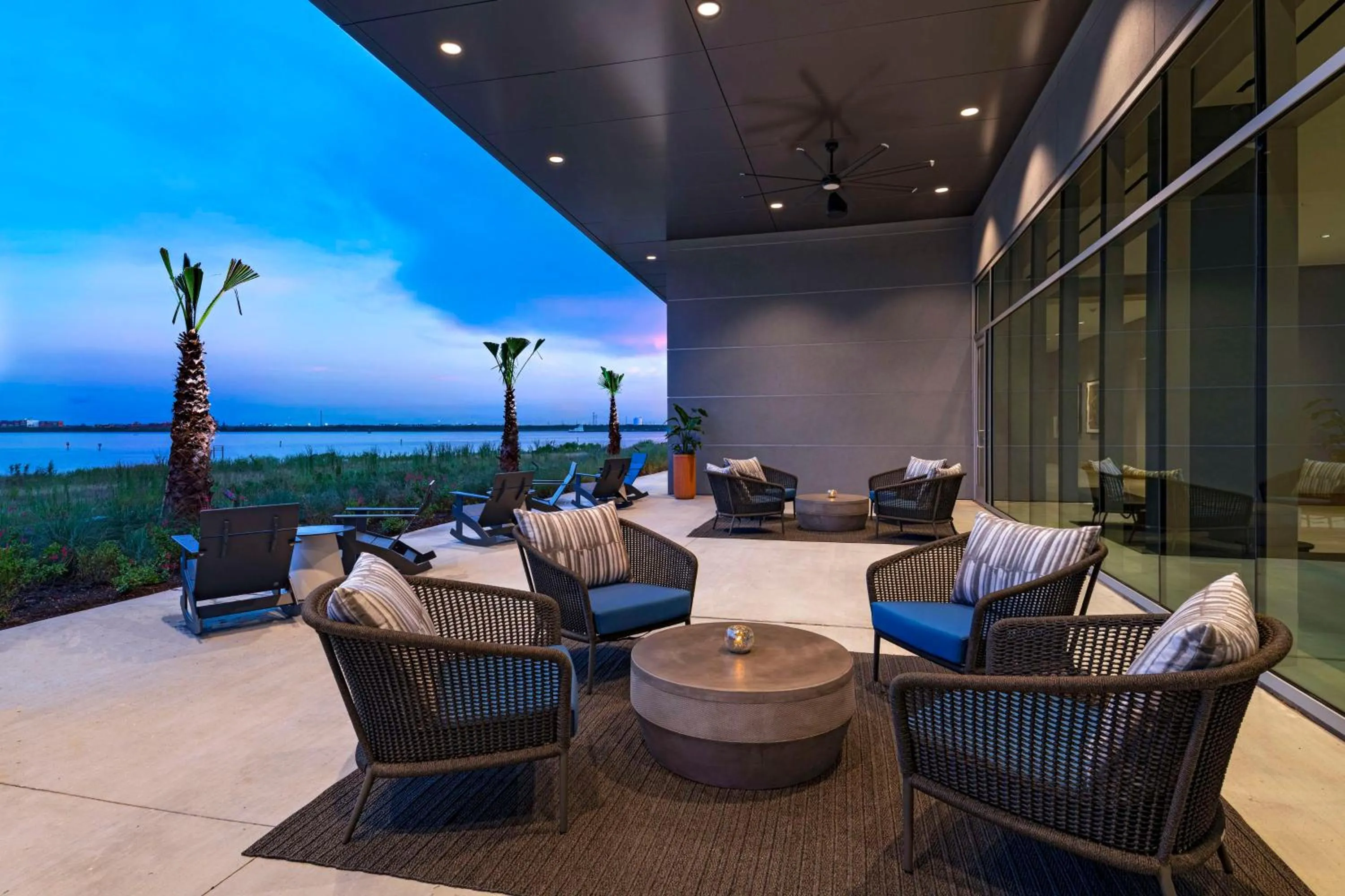 Patio in Hyatt Regency Baytown-Houston