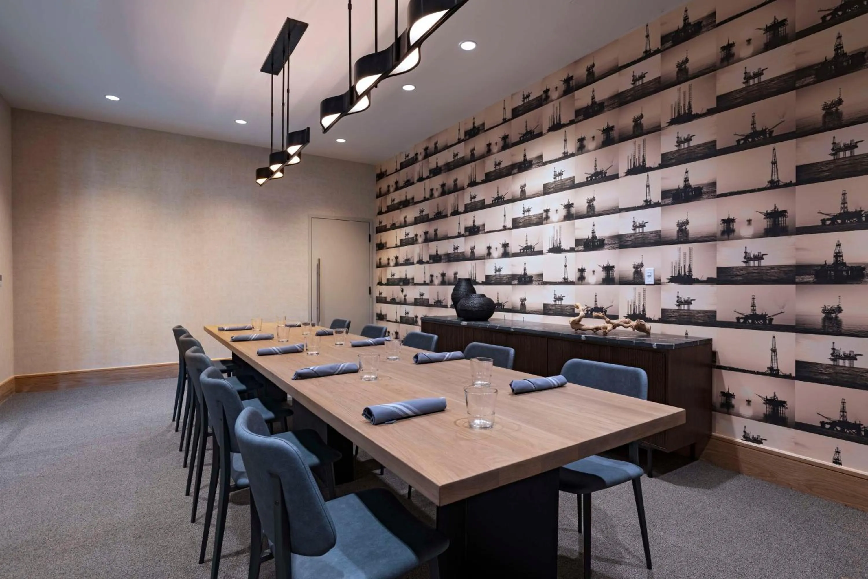 Restaurant/places to eat in Hyatt Regency Baytown-Houston