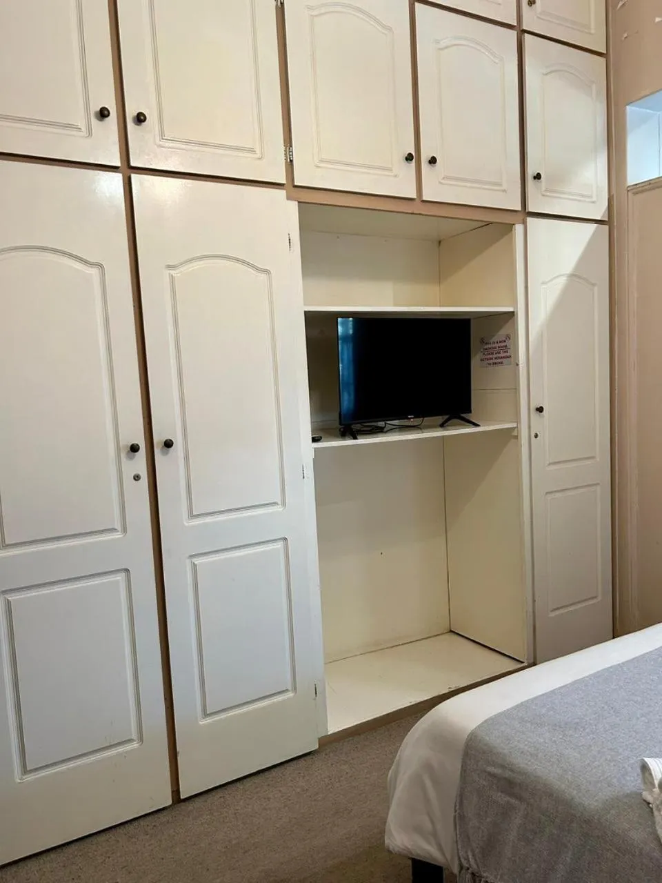 TV and multimedia, Bed in Lindela House