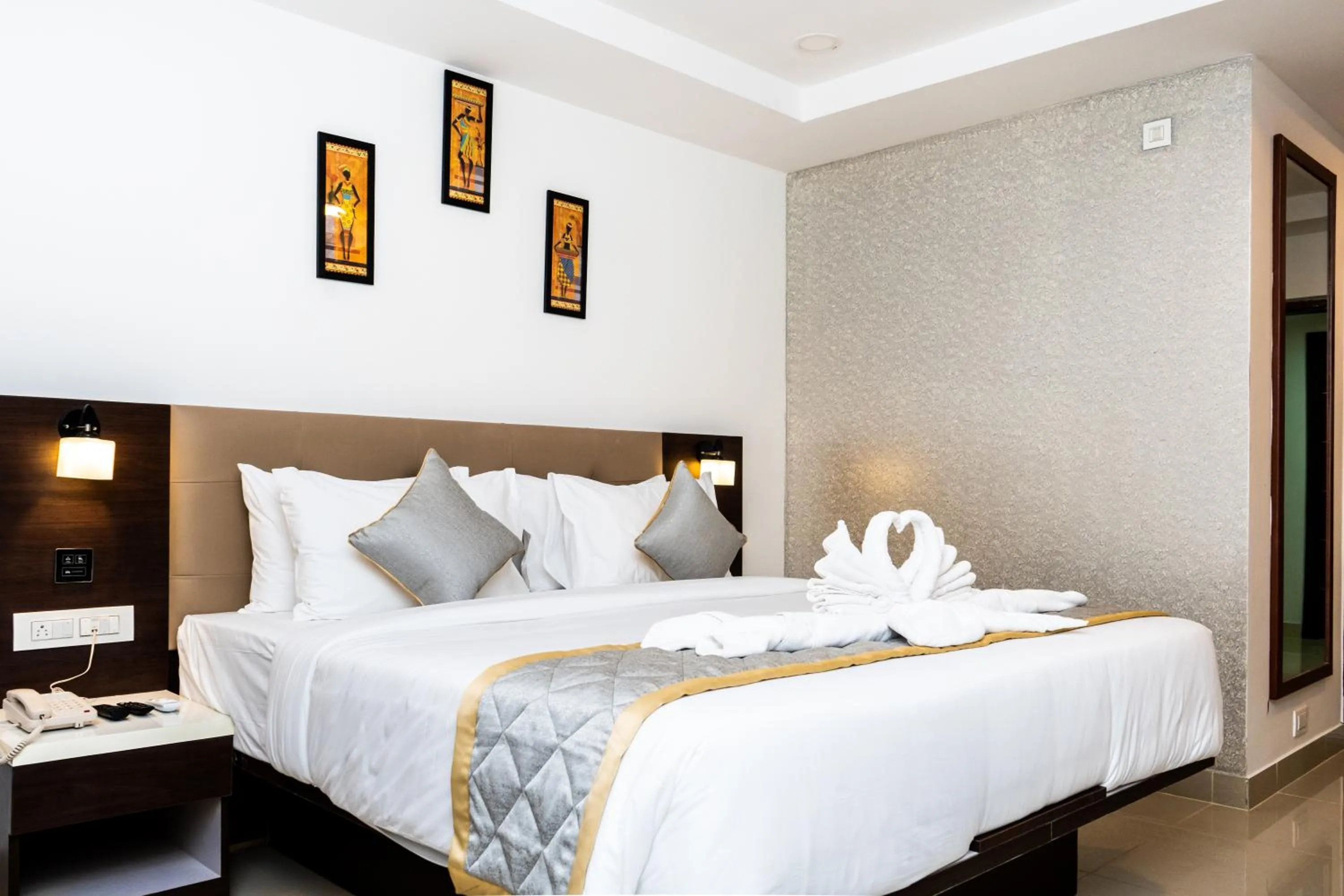 Bedroom, Bed in Marksman Resort