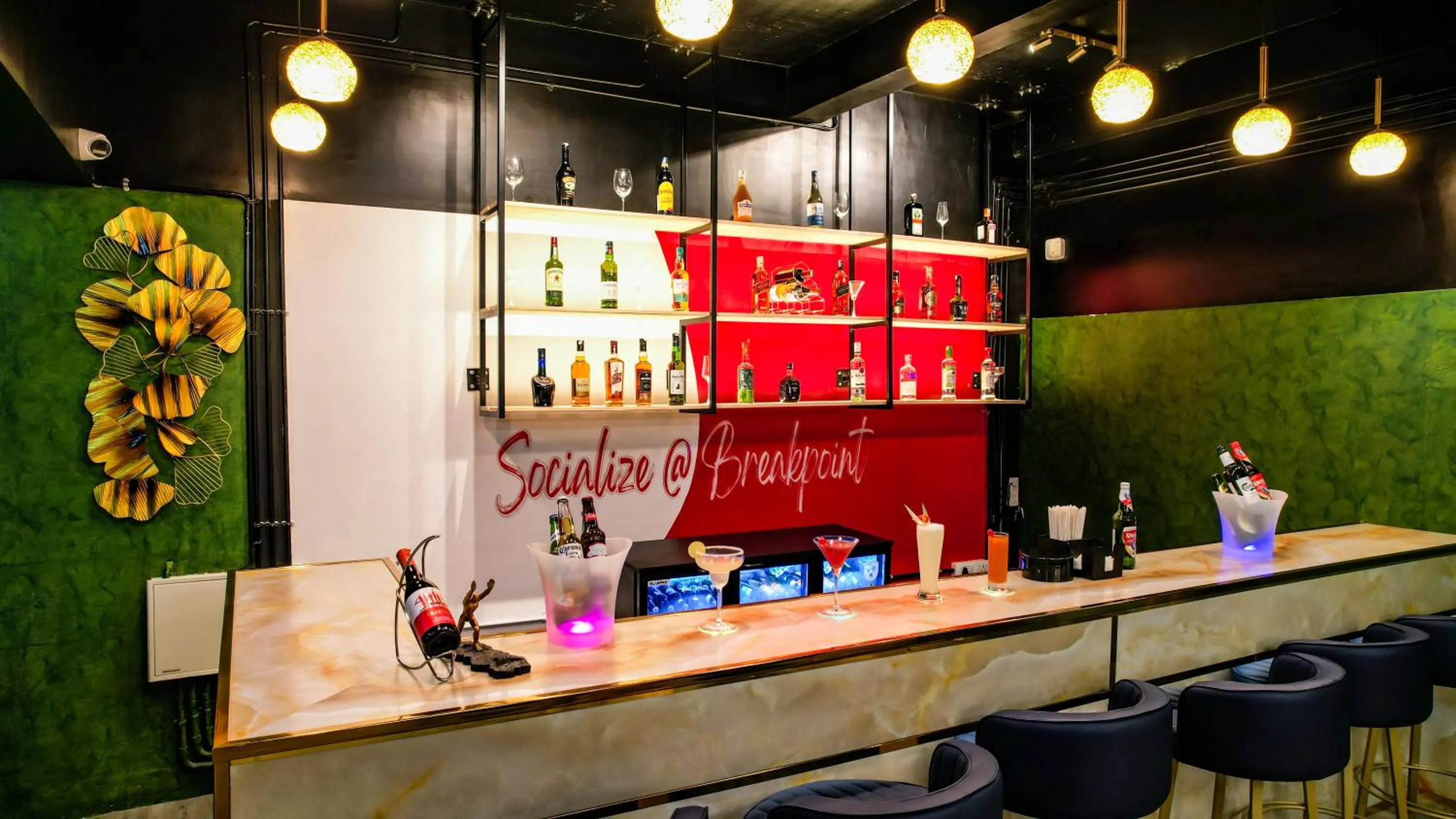 Lounge or bar in Marksman Resort