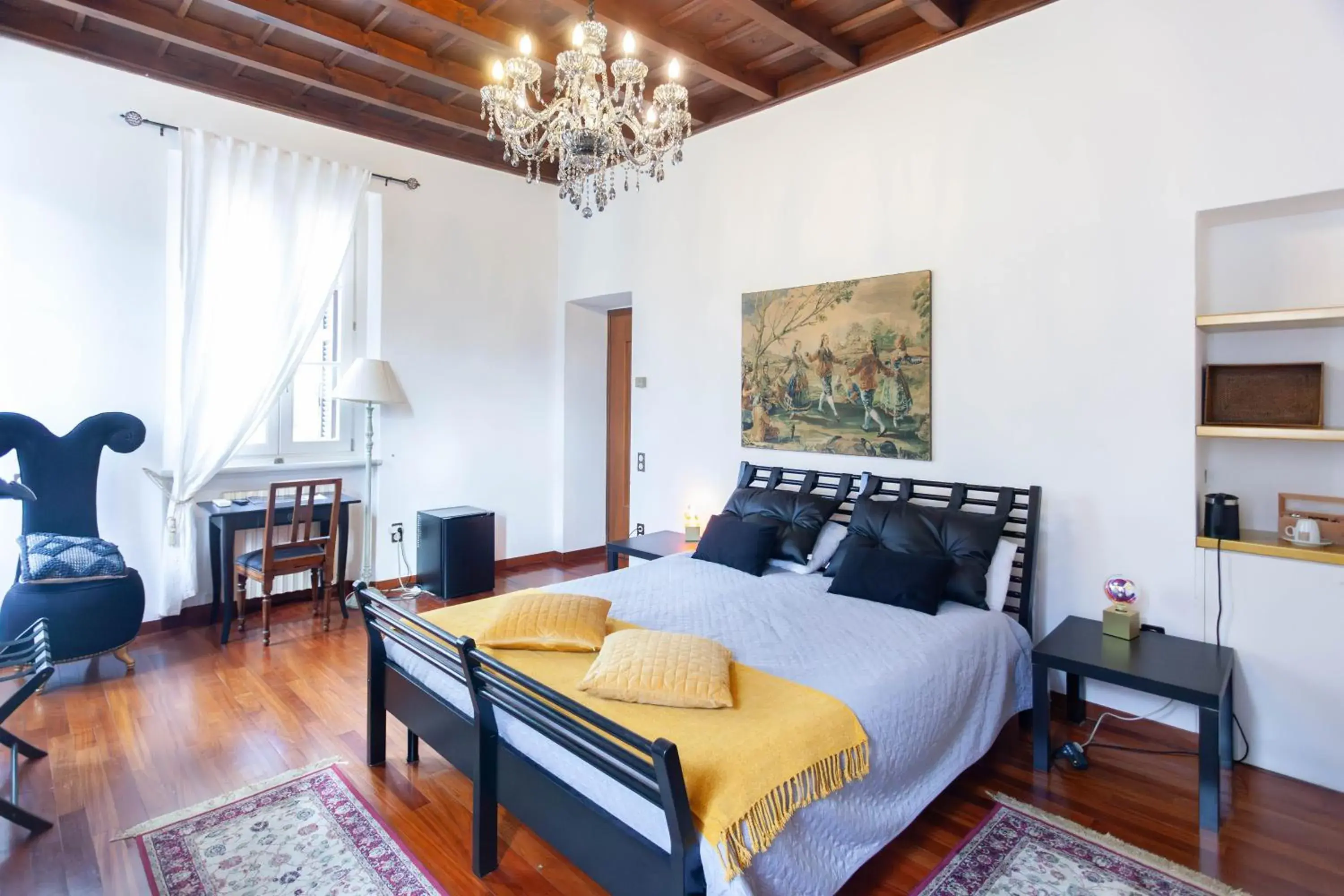 Double Room with Spa Bath in Villa Ghiringhelli Double Room with Spa Bath in Villa Ghiringhelli