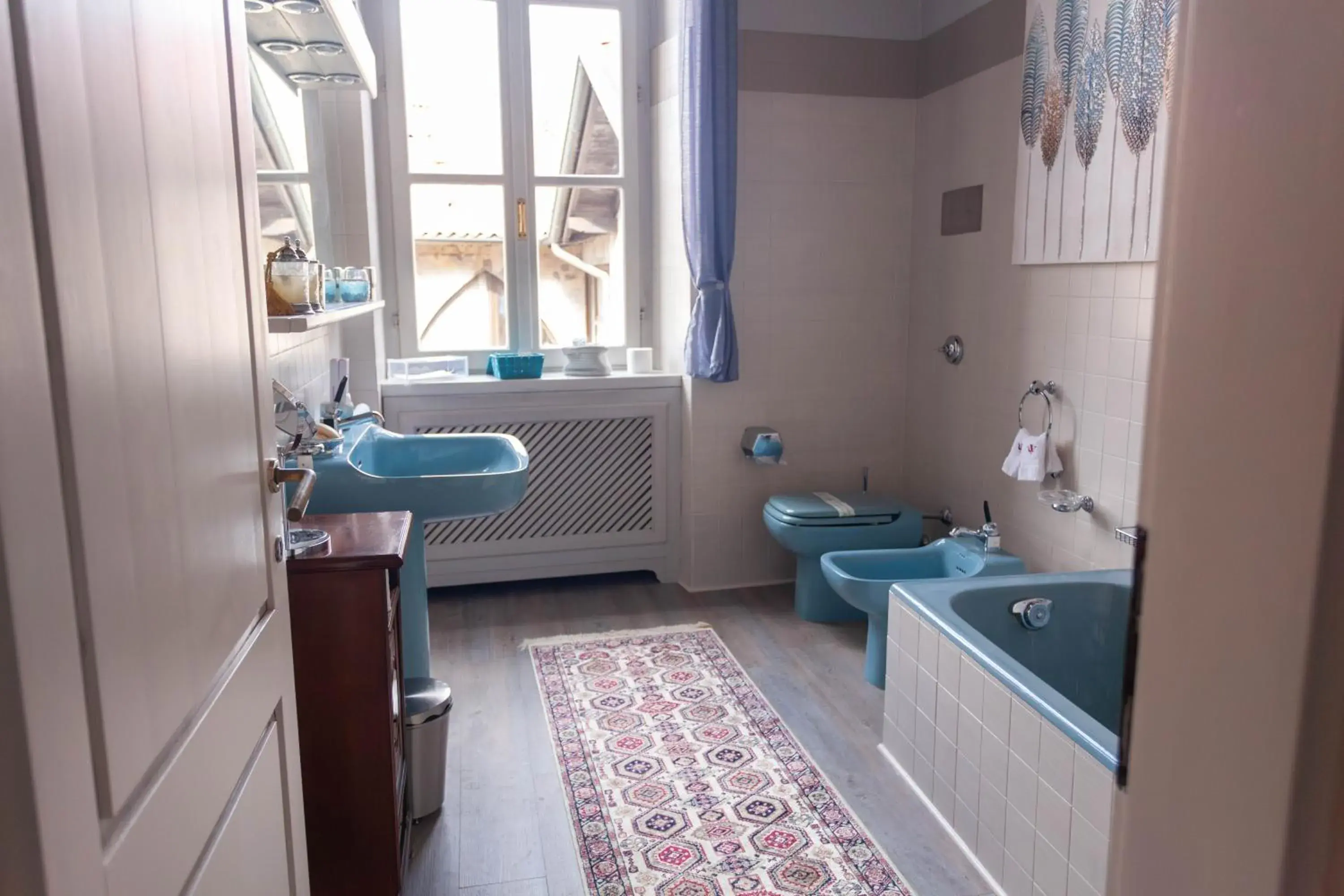 Large Double Room in Villa Ghiringhelli Large Double Room in Villa Ghiringhelli