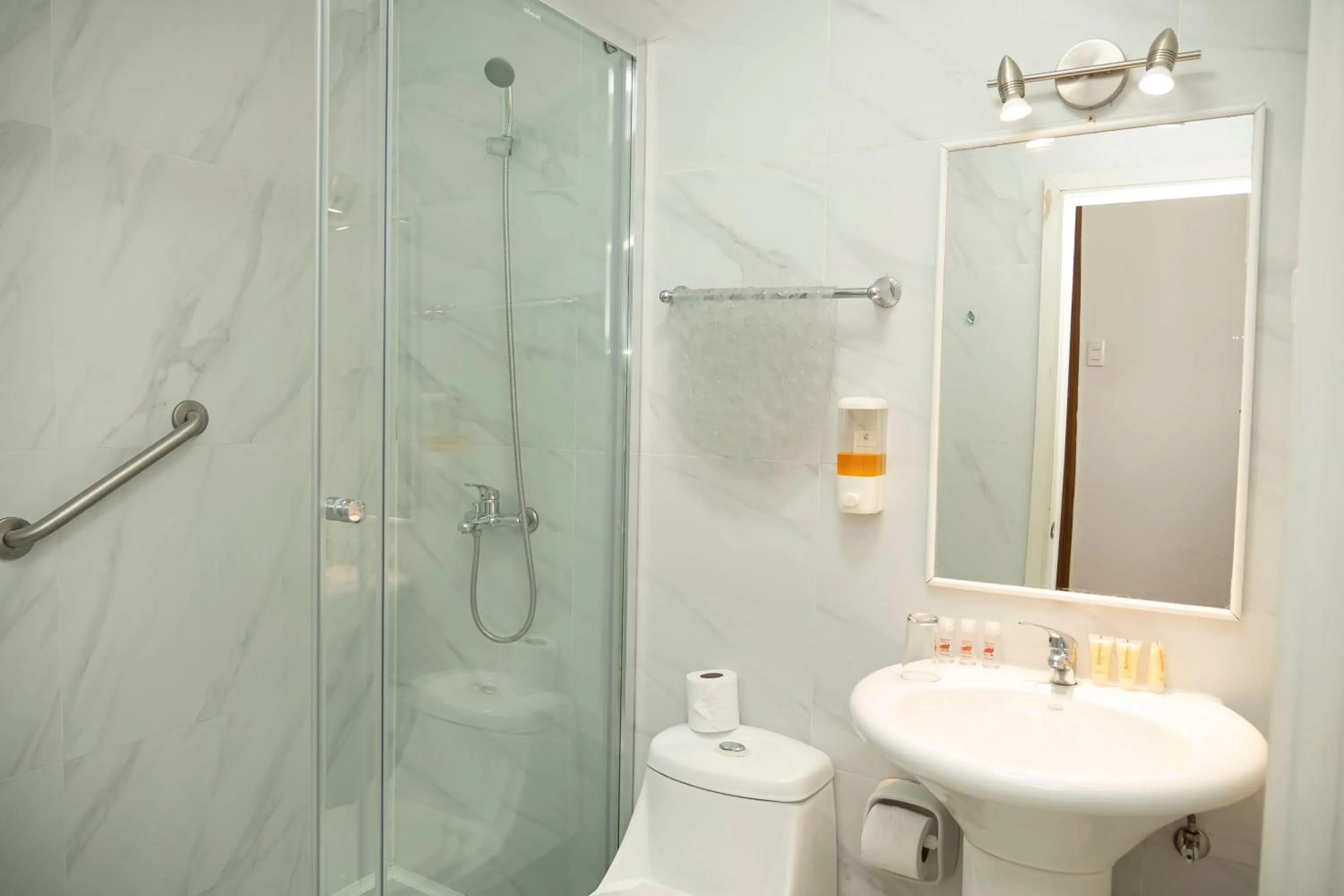 Bathroom in Hotel Plaza