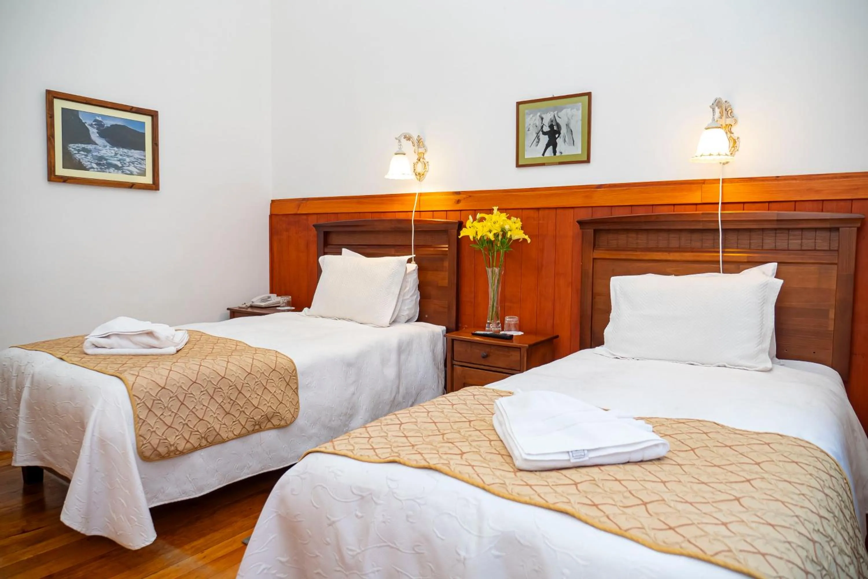 Bedroom, Bed in Hotel Plaza