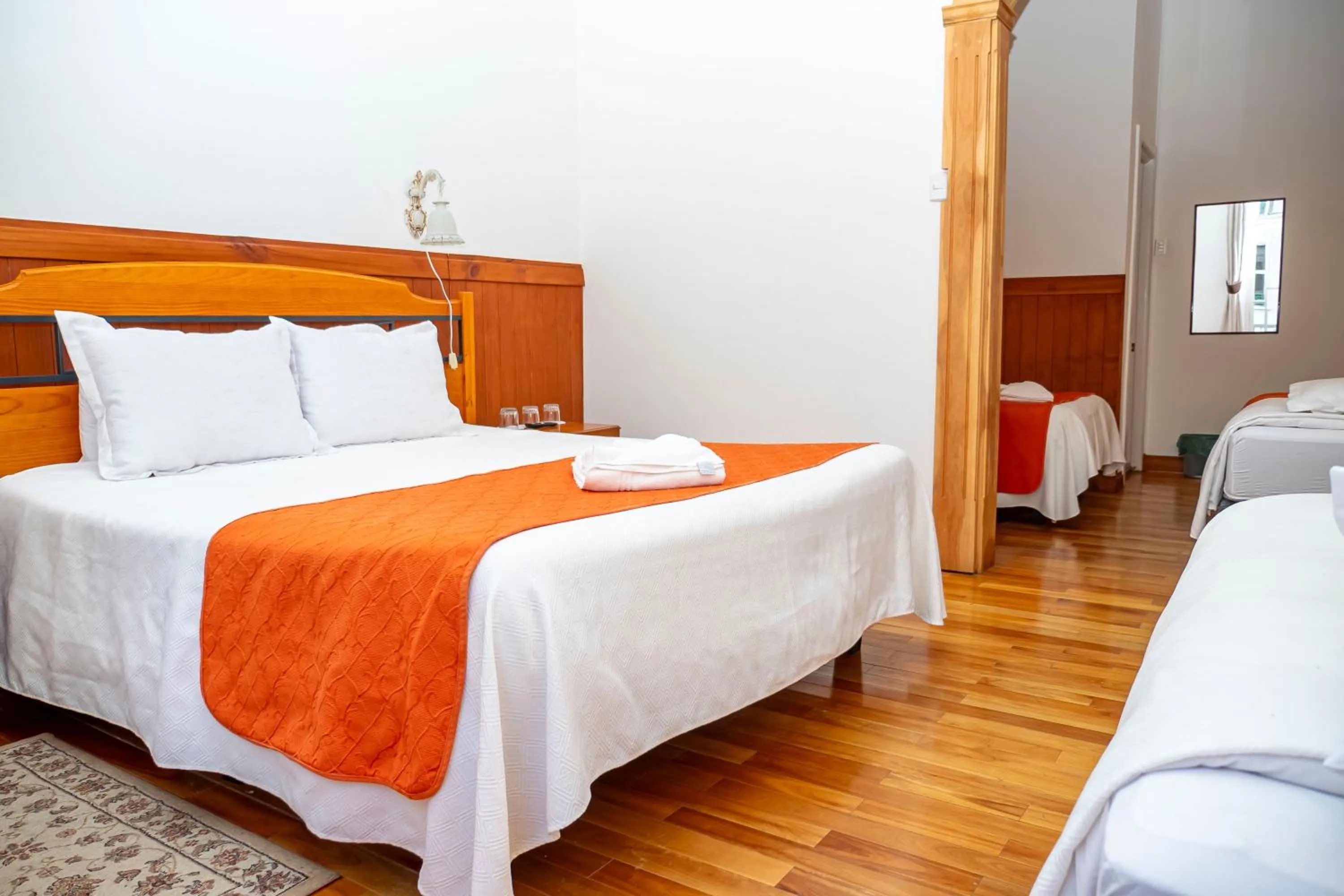 Bedroom, Bed in Hotel Plaza