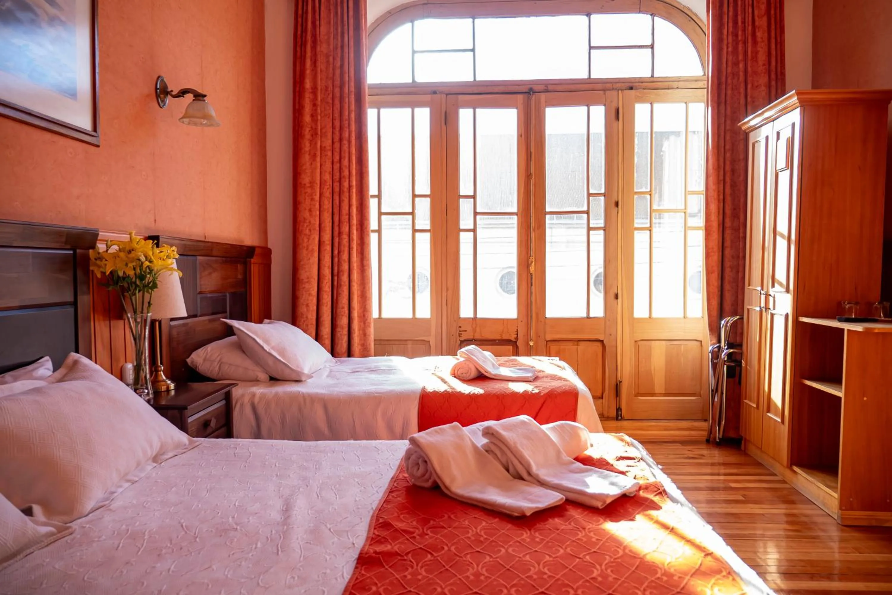 Bedroom, Bed in Hotel Plaza