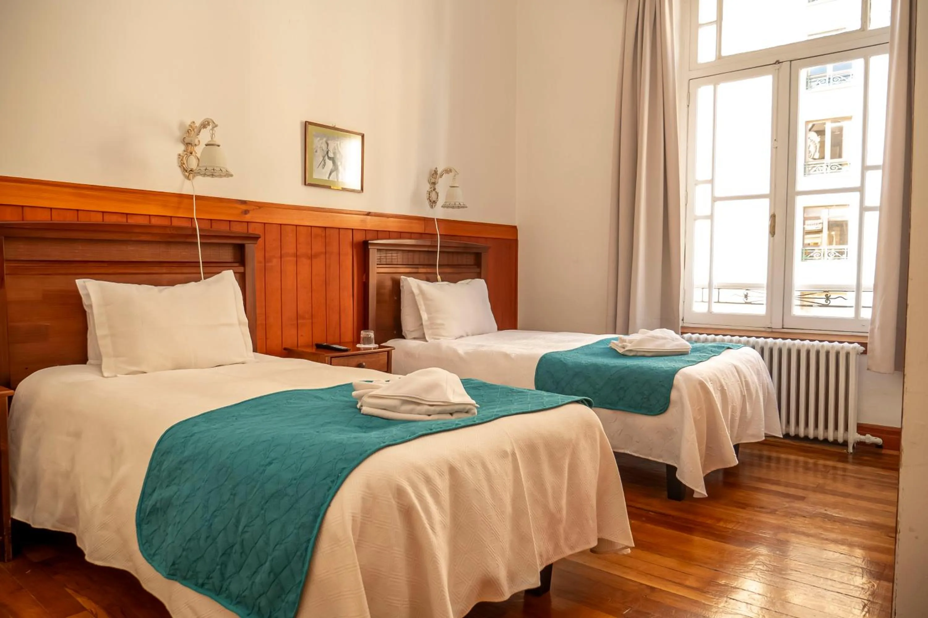 Bedroom, Bed in Hotel Plaza