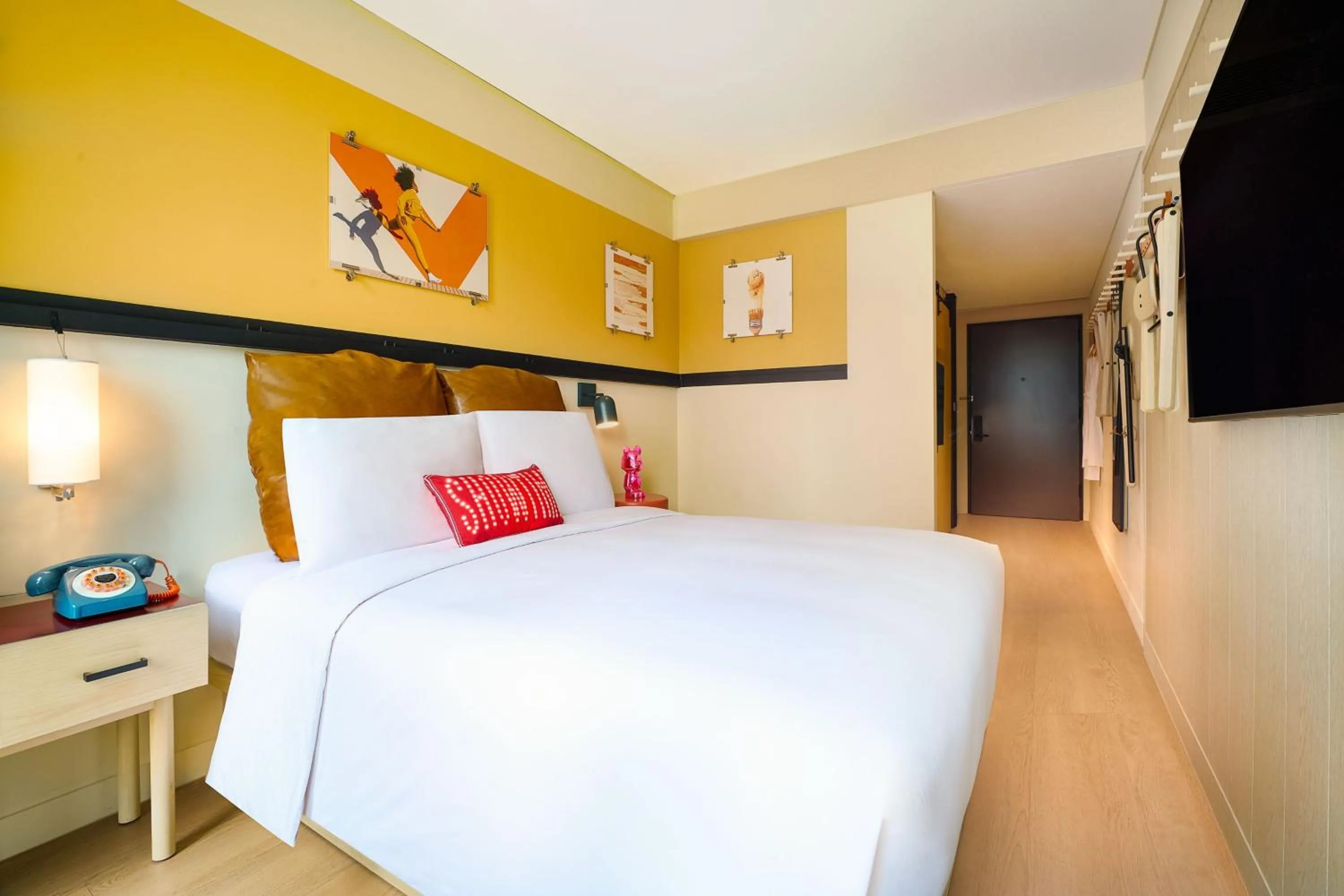 Photo of the whole room, Bed in Moxy Seoul Myeongdong