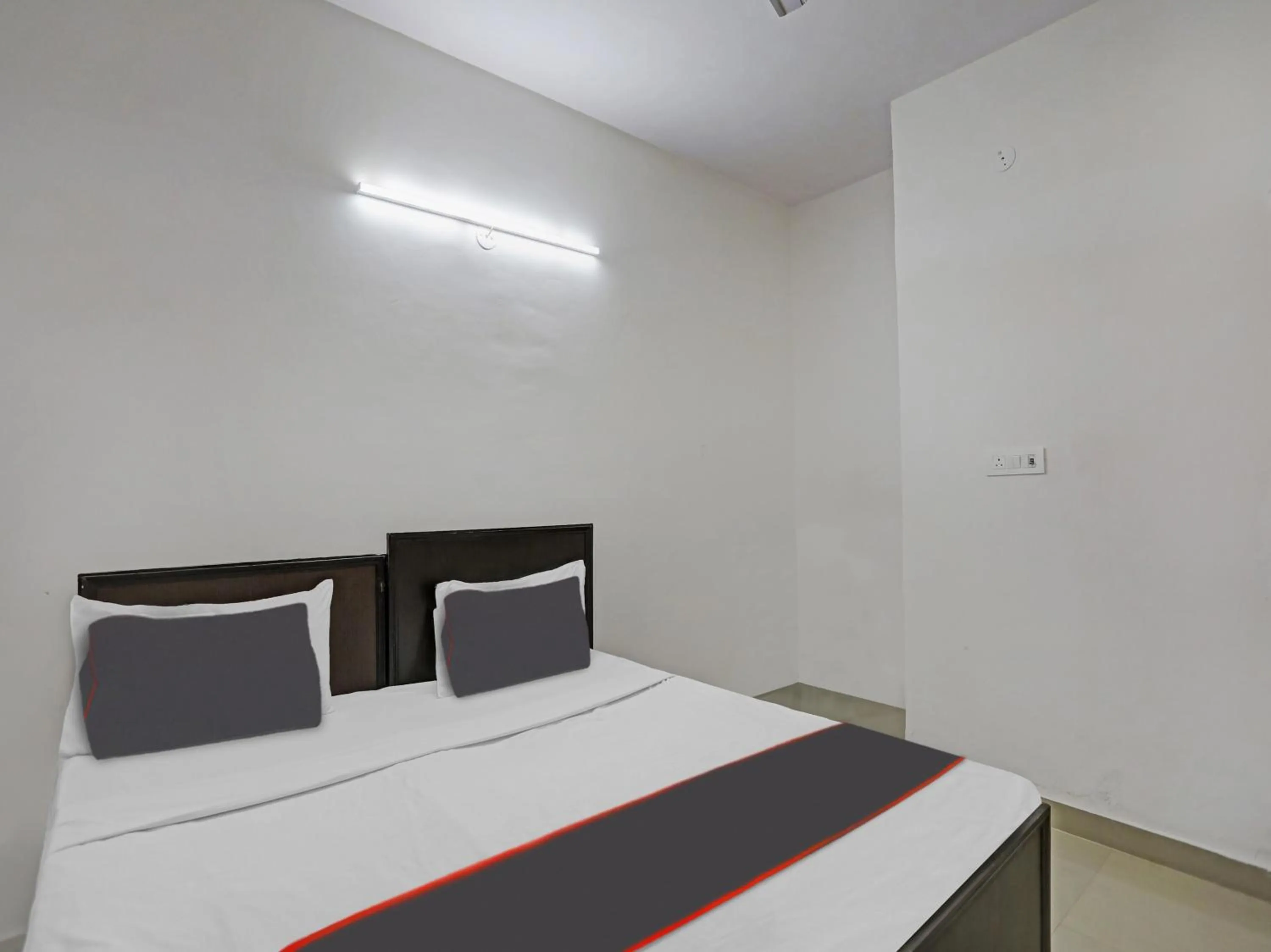 Bedroom, Bed in SPOT ON Mt White House