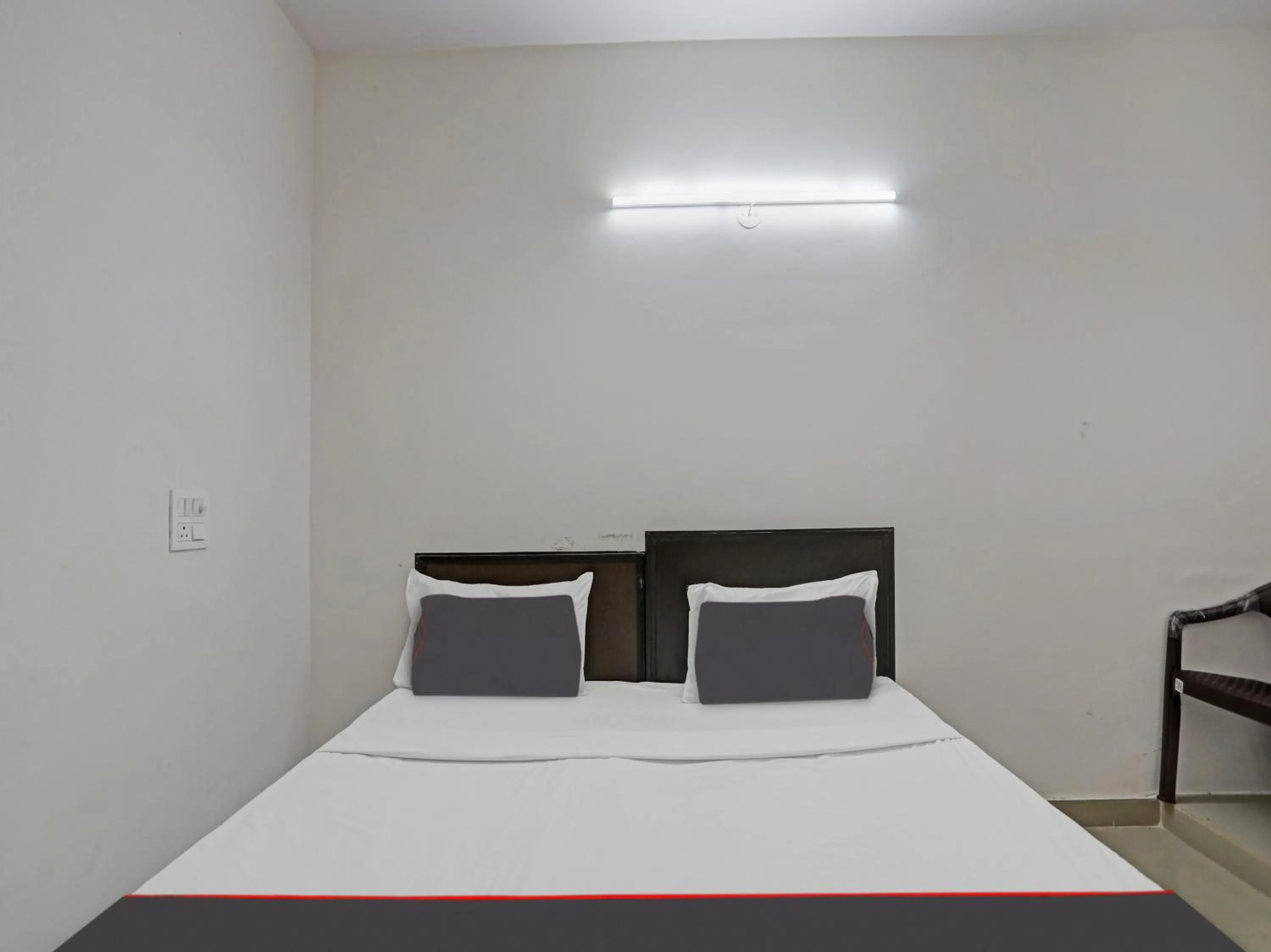 Bedroom, Bed in SPOT ON Mt White House