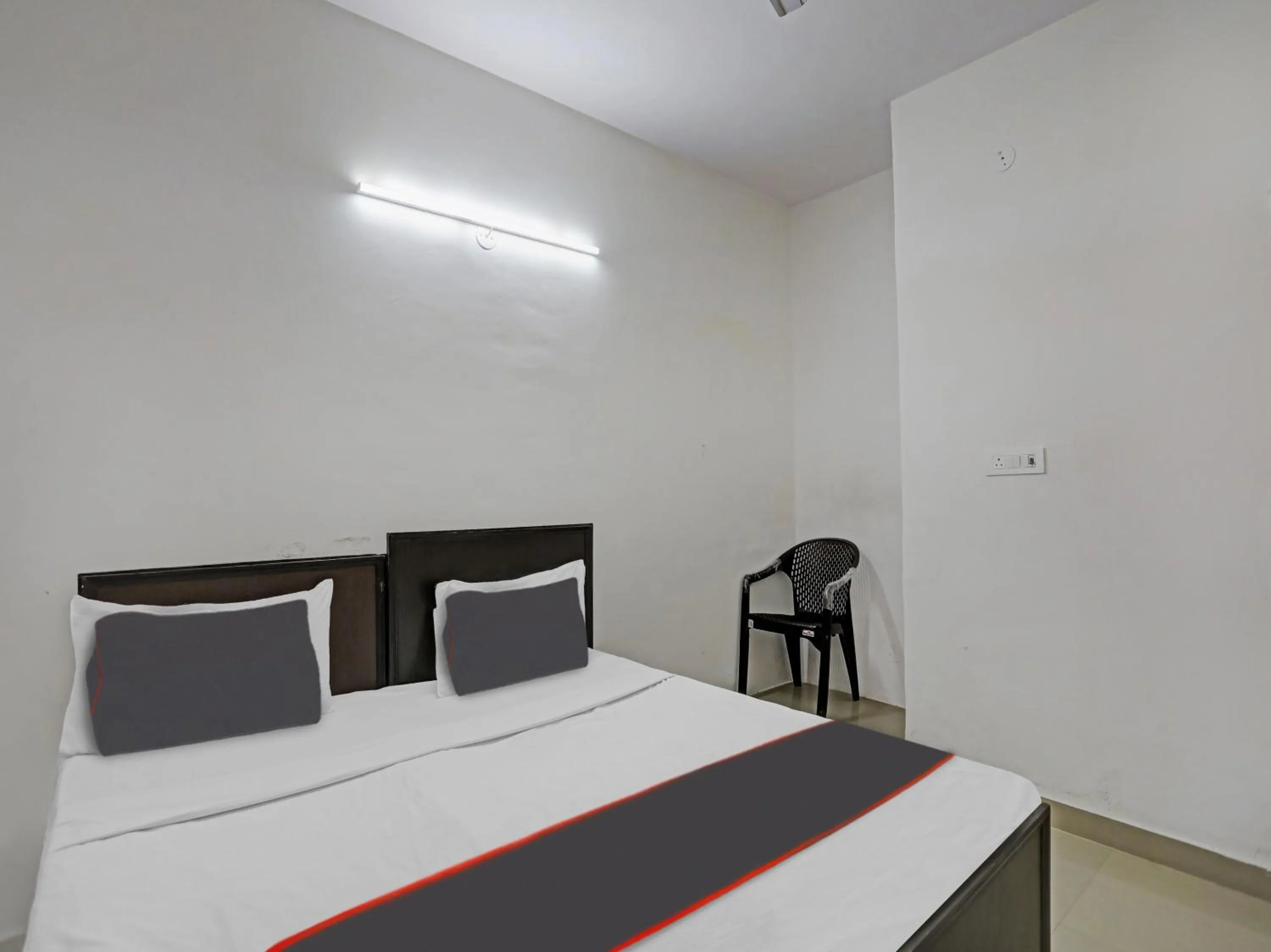 Bedroom, Bed in SPOT ON Mt White House