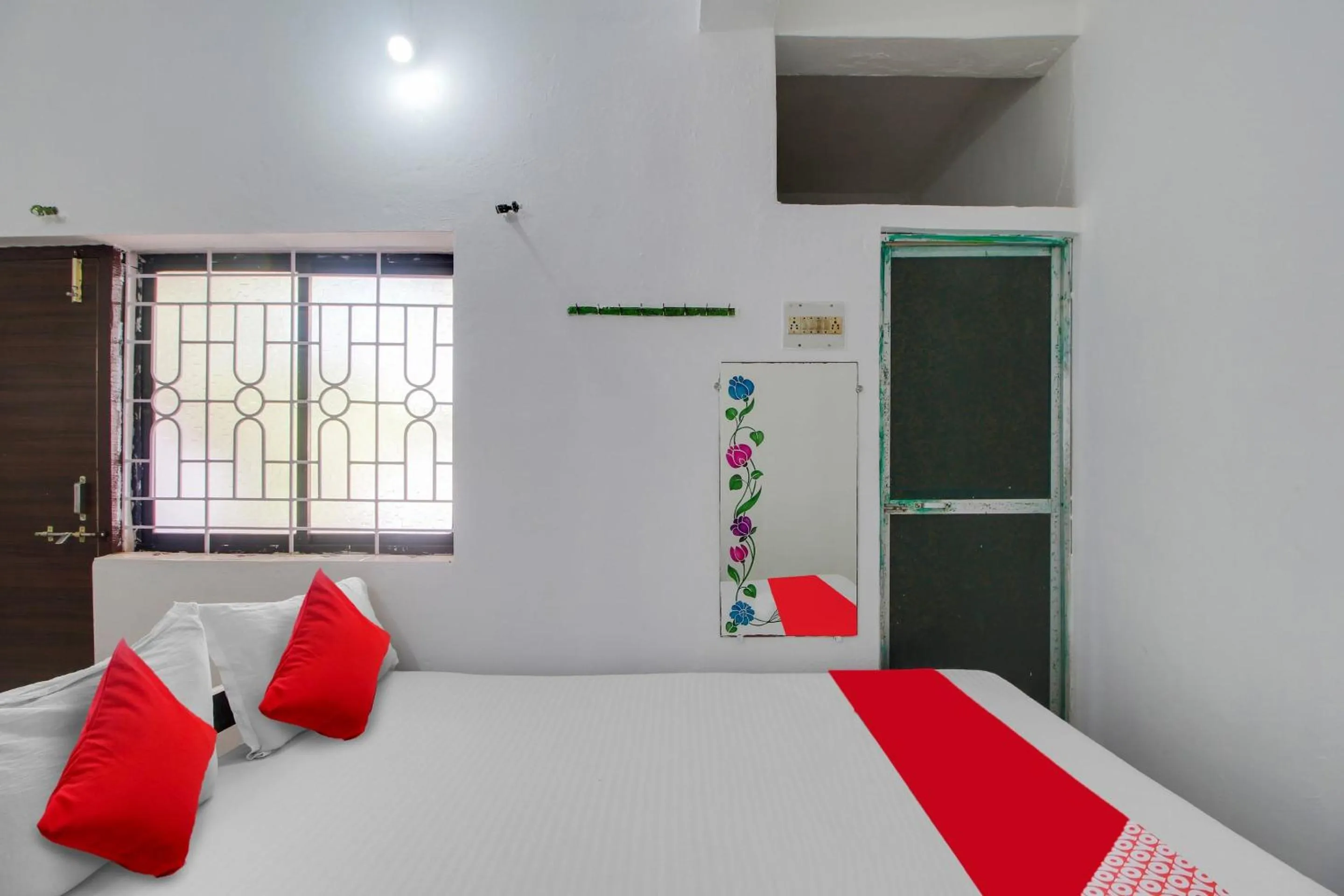 Bedroom, Bed in Hotel O K S Inn Hotel