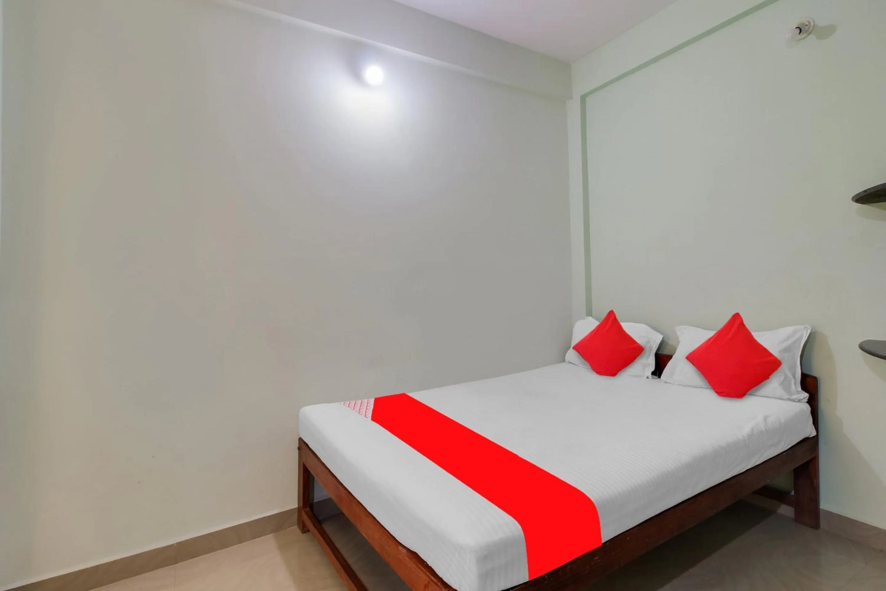 Bedroom, Bed in Hotel O K S Inn Hotel