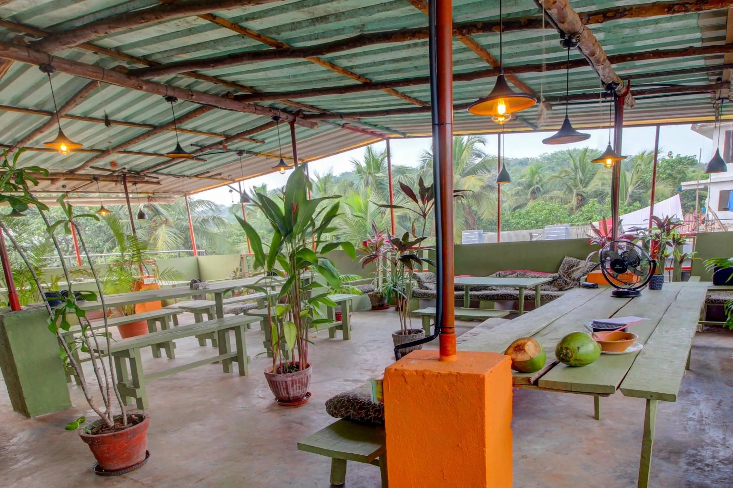 Restaurant/places to eat in Hotel O K S Inn Hotel