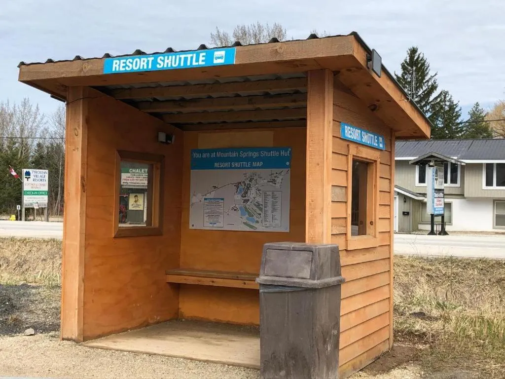 Slope-side Studio Bliss Ski-in Ski-out, Renovated At Blue, Hot Tub, Fast Wi-Fi