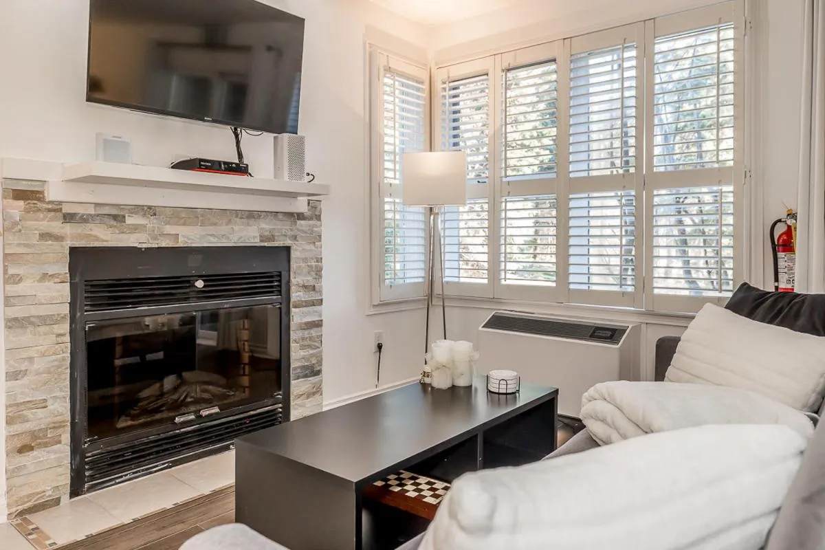 Living room in Slope-side Studio Bliss Ski-in Ski-out, Renovated At Blue, Hot Tub, Fast Wi-Fi