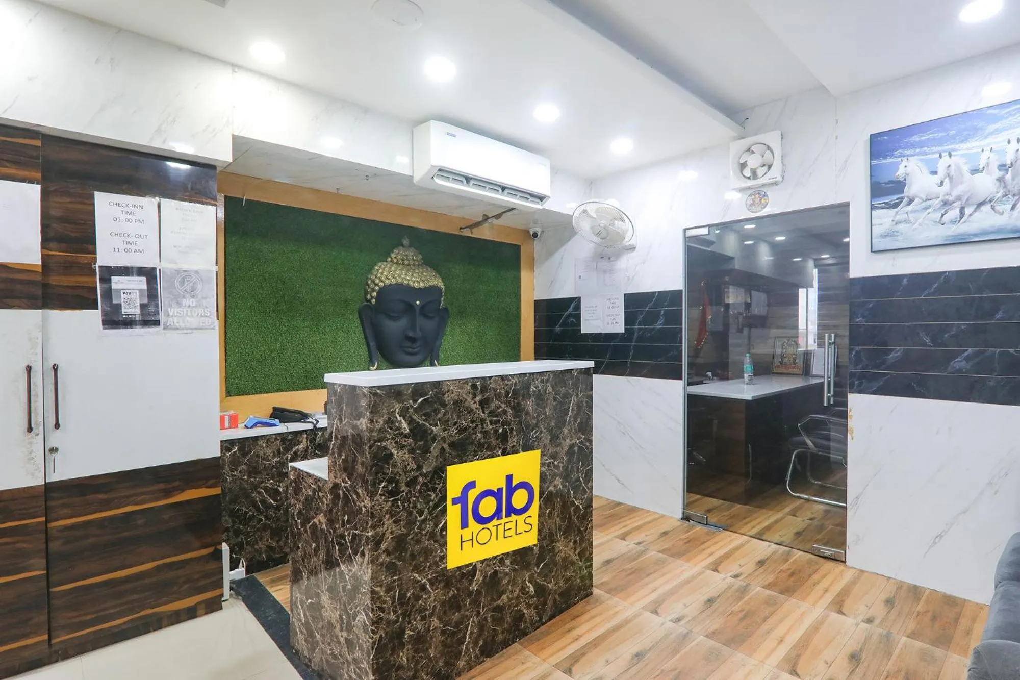 Lobby or reception in Via Shaurya Inn