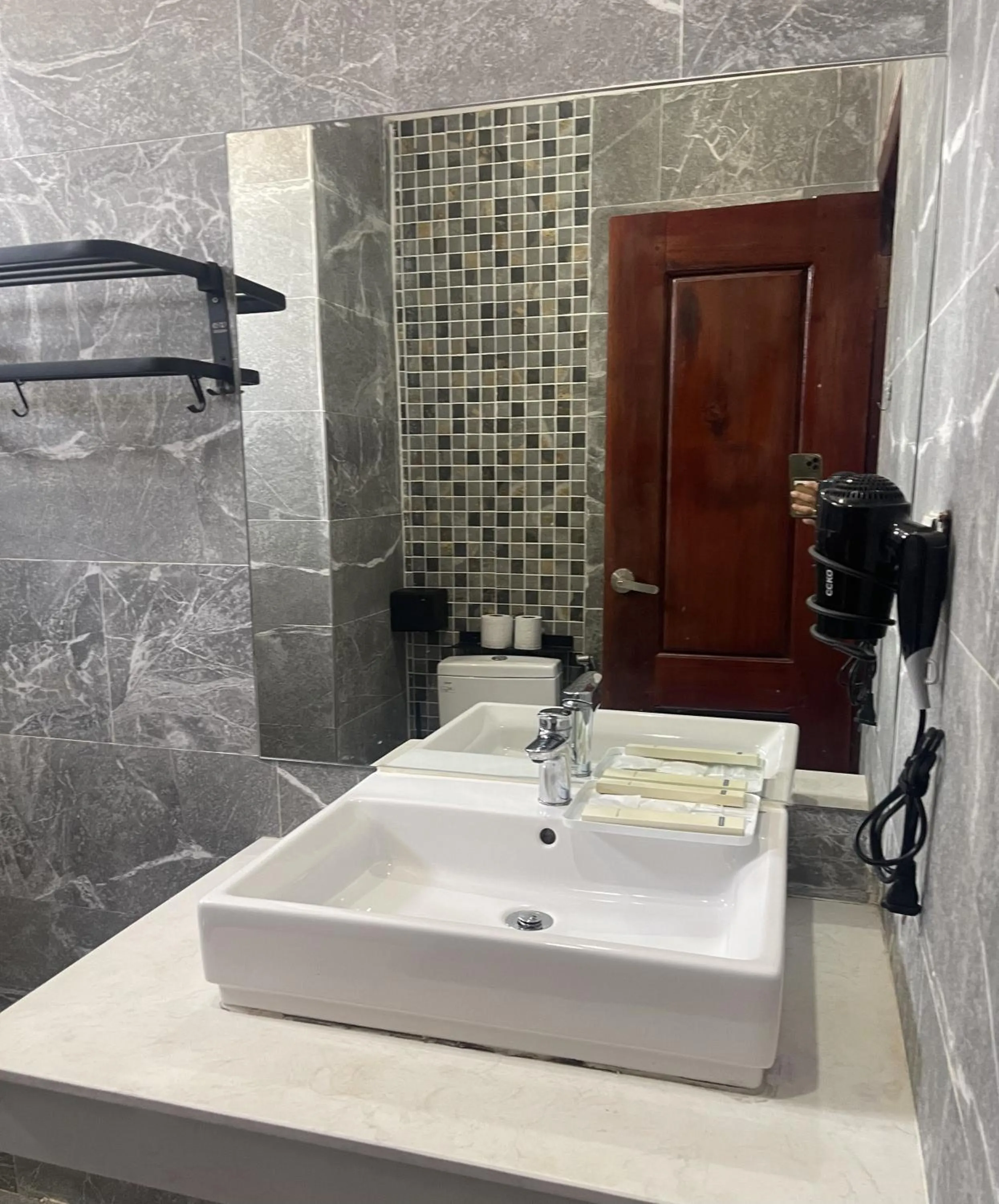 Bathroom in Residence 110 (Hotel and Apartments)