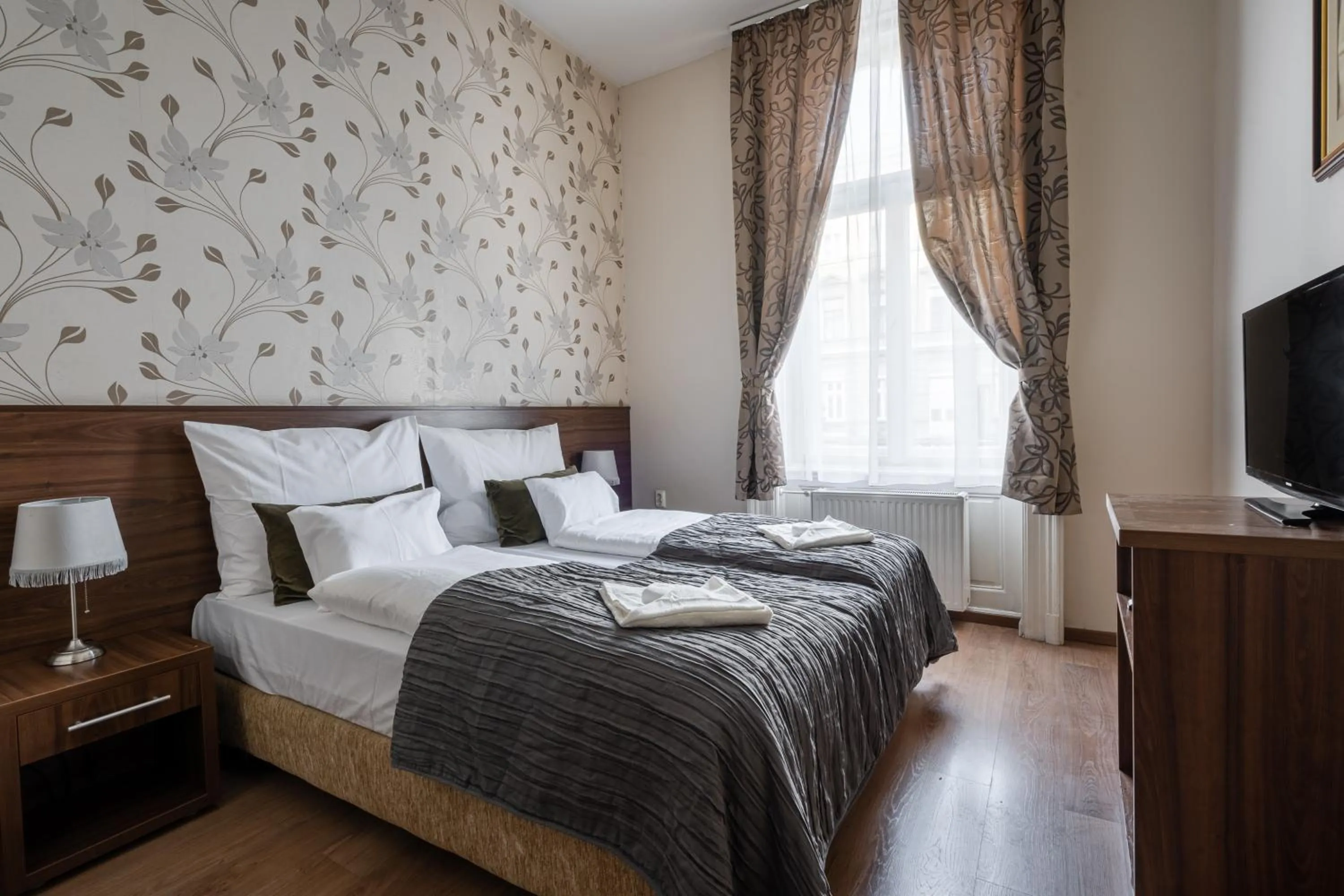 Bed in Elit Boutique Rooms- Best Location by BQA