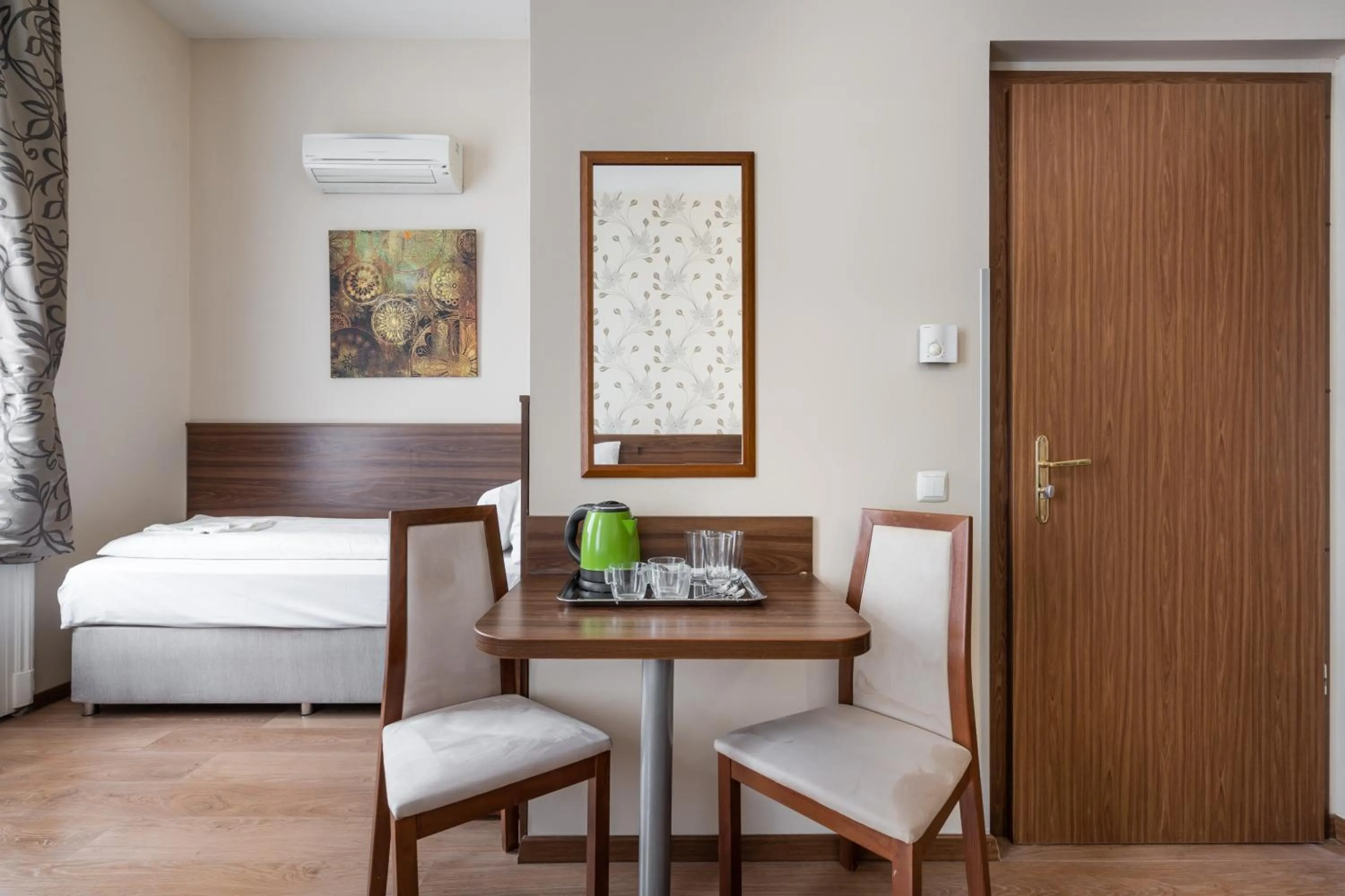 Bed in Elit Boutique Rooms- Best Location by BQA