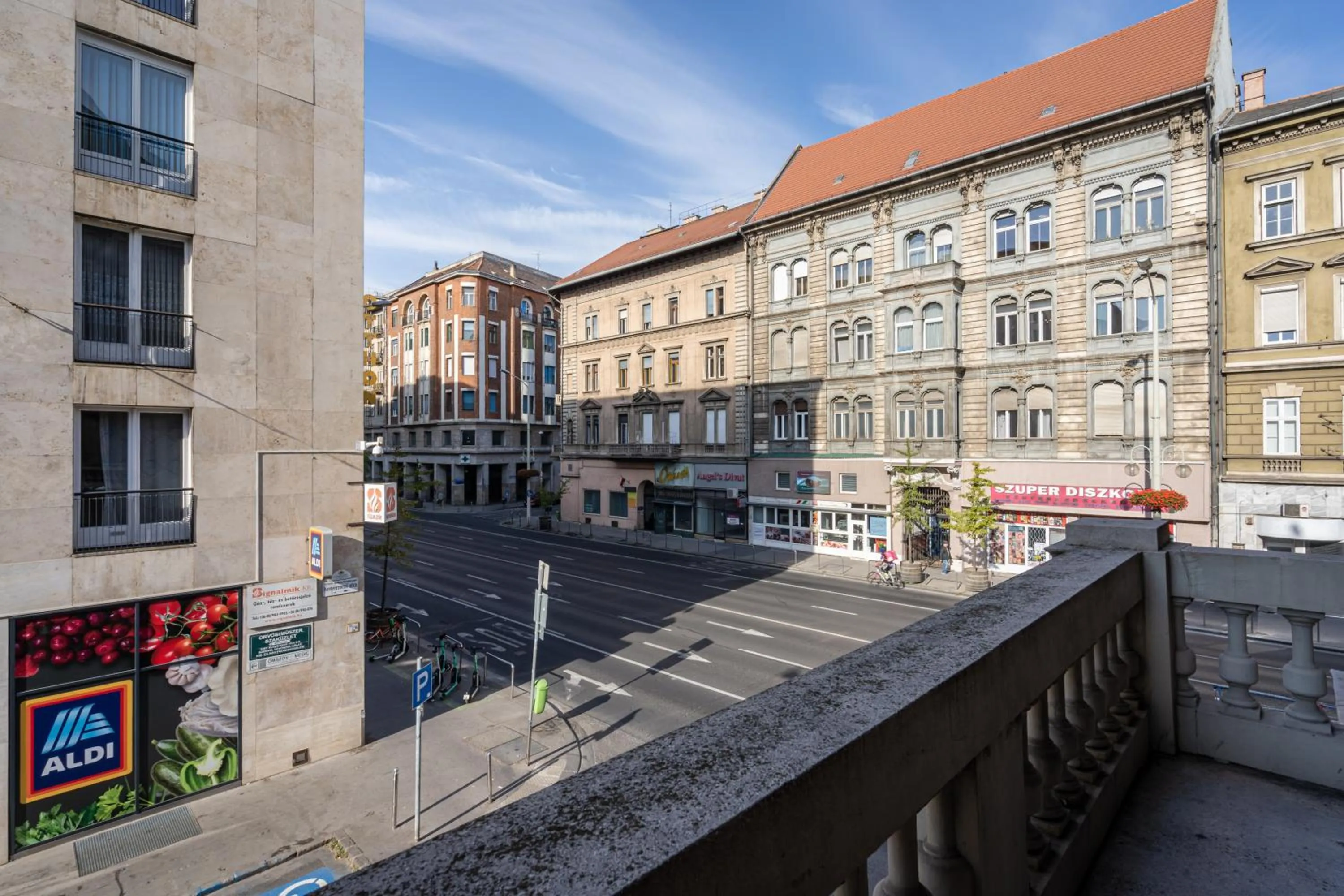 City view in Elit Boutique Rooms- Best Location by BQA