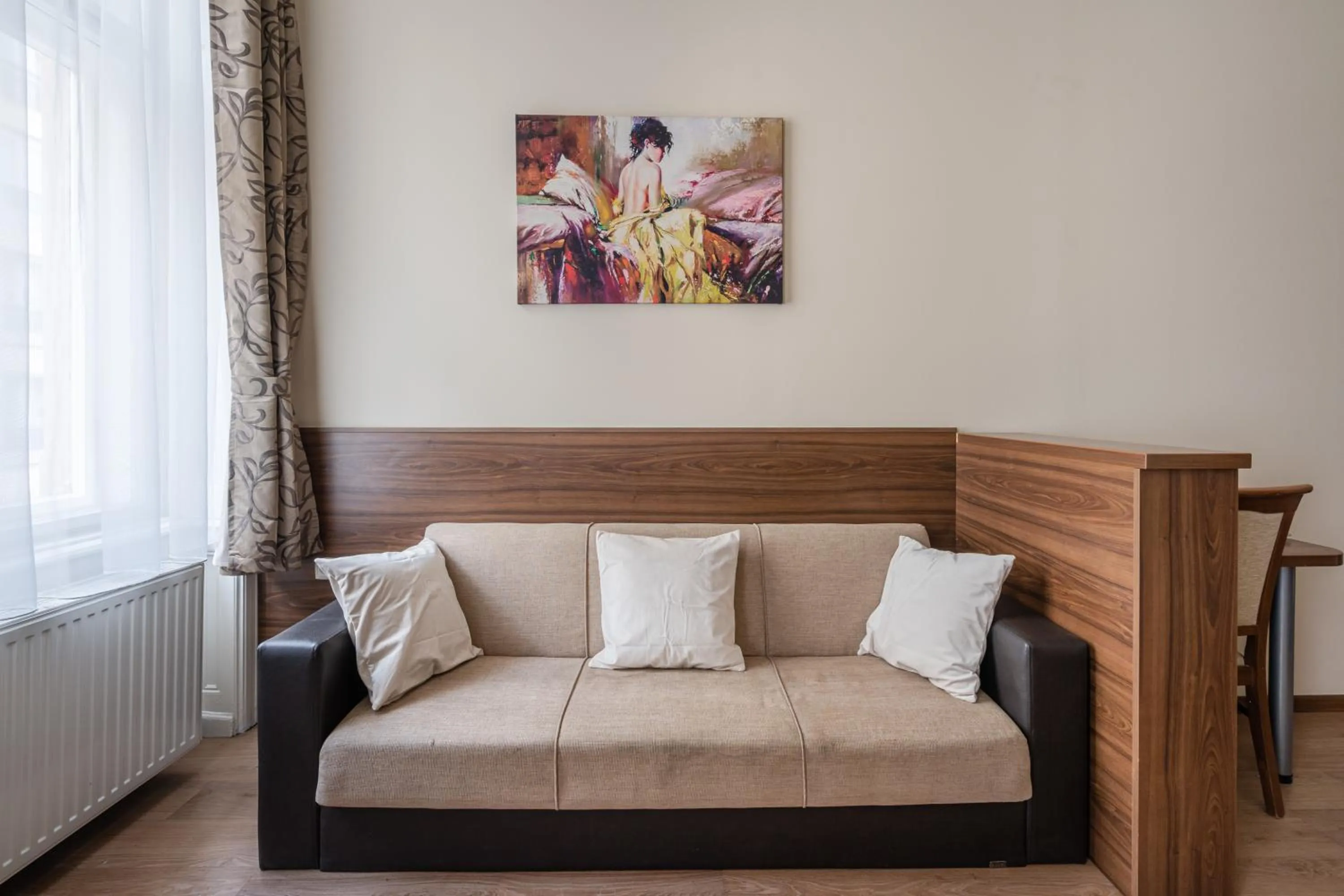 Living room in Elit Boutique Rooms- Best Location by BQA