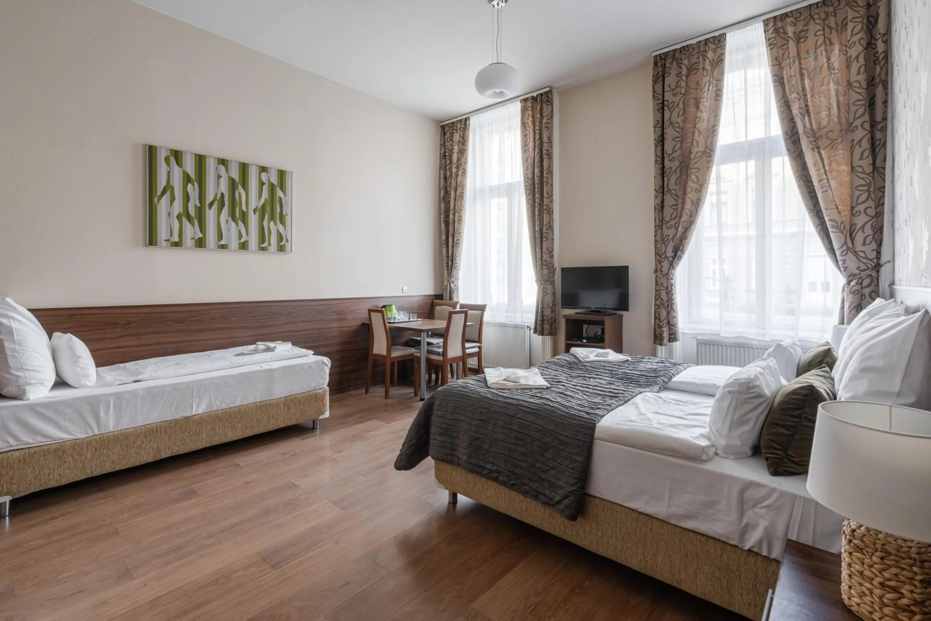 Bed in Elit Boutique Rooms- Best Location by BQA