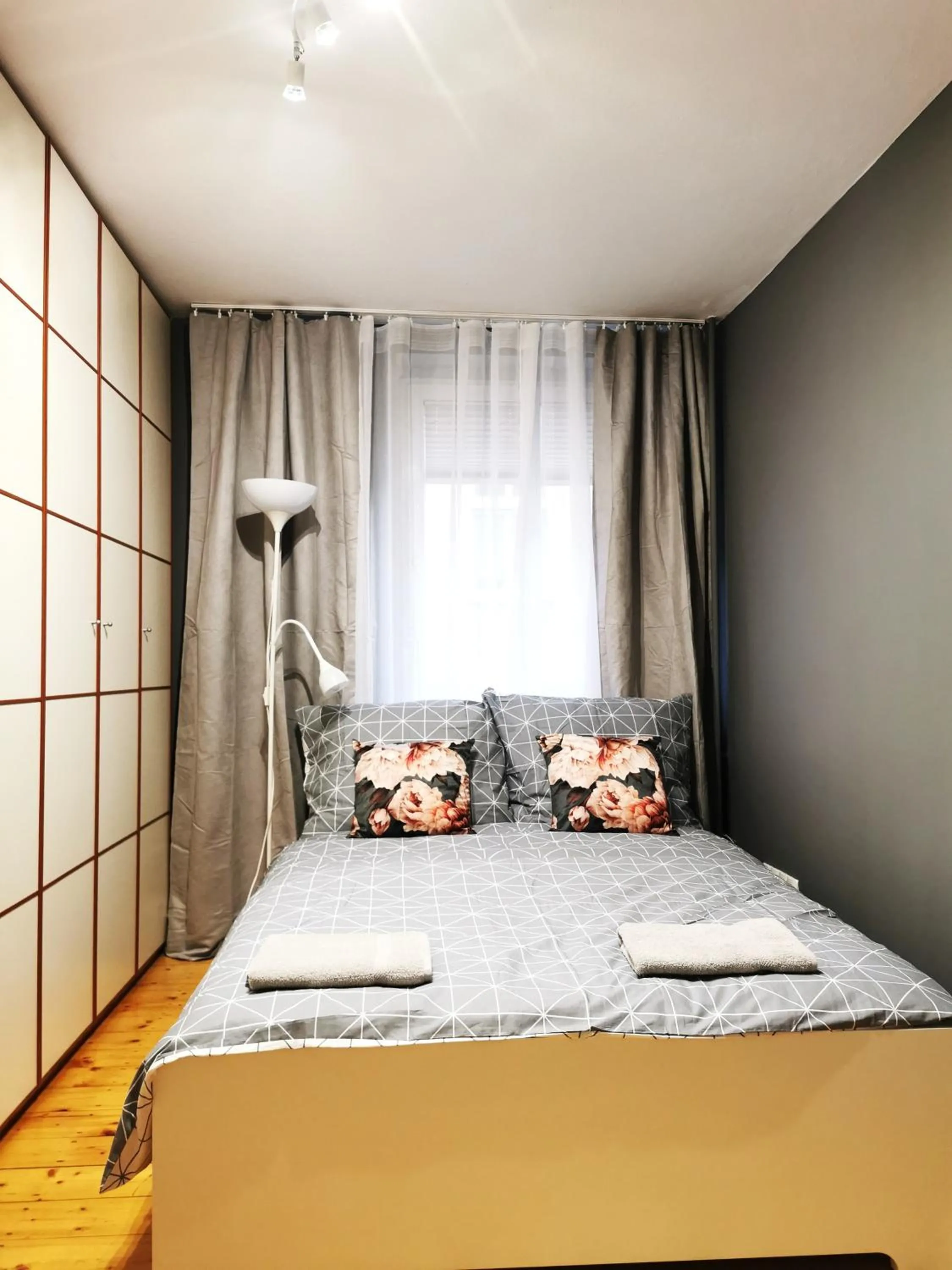 Bed in NOŻOWNICZA Apartment ~ Self Check-In 24h ~ Lift