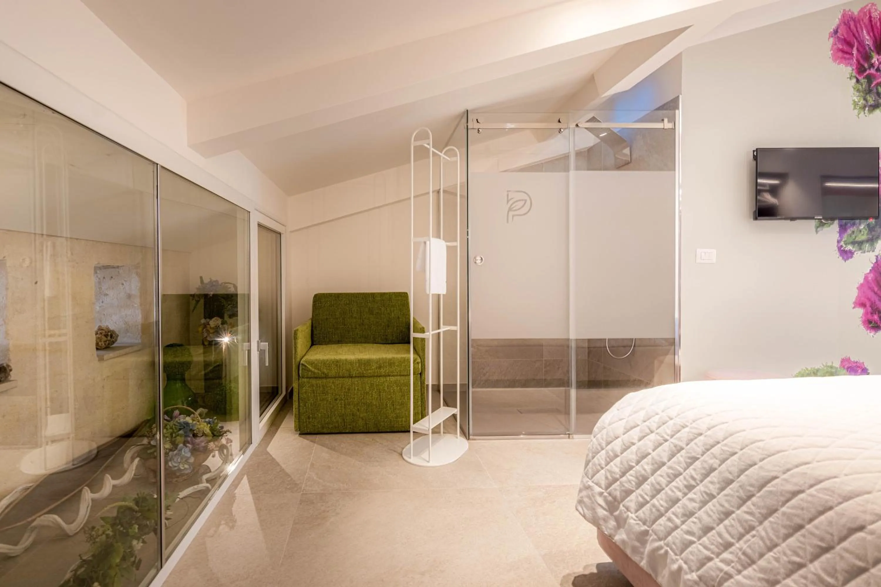 Shower in Profumi di Primavera Luxury Rooms & Suite