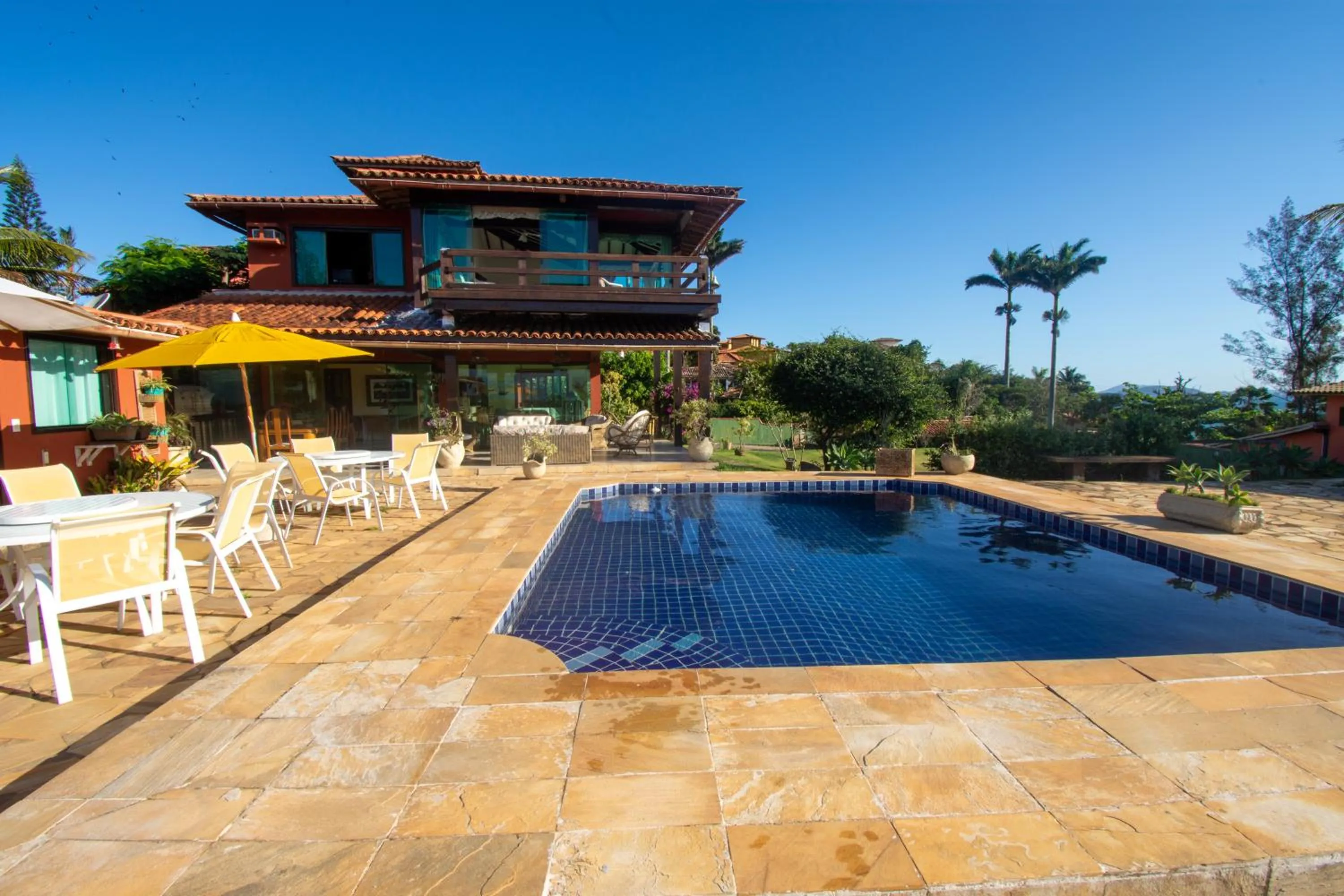 Property building, Swimming Pool in Pousada Bella Geriba Buzios