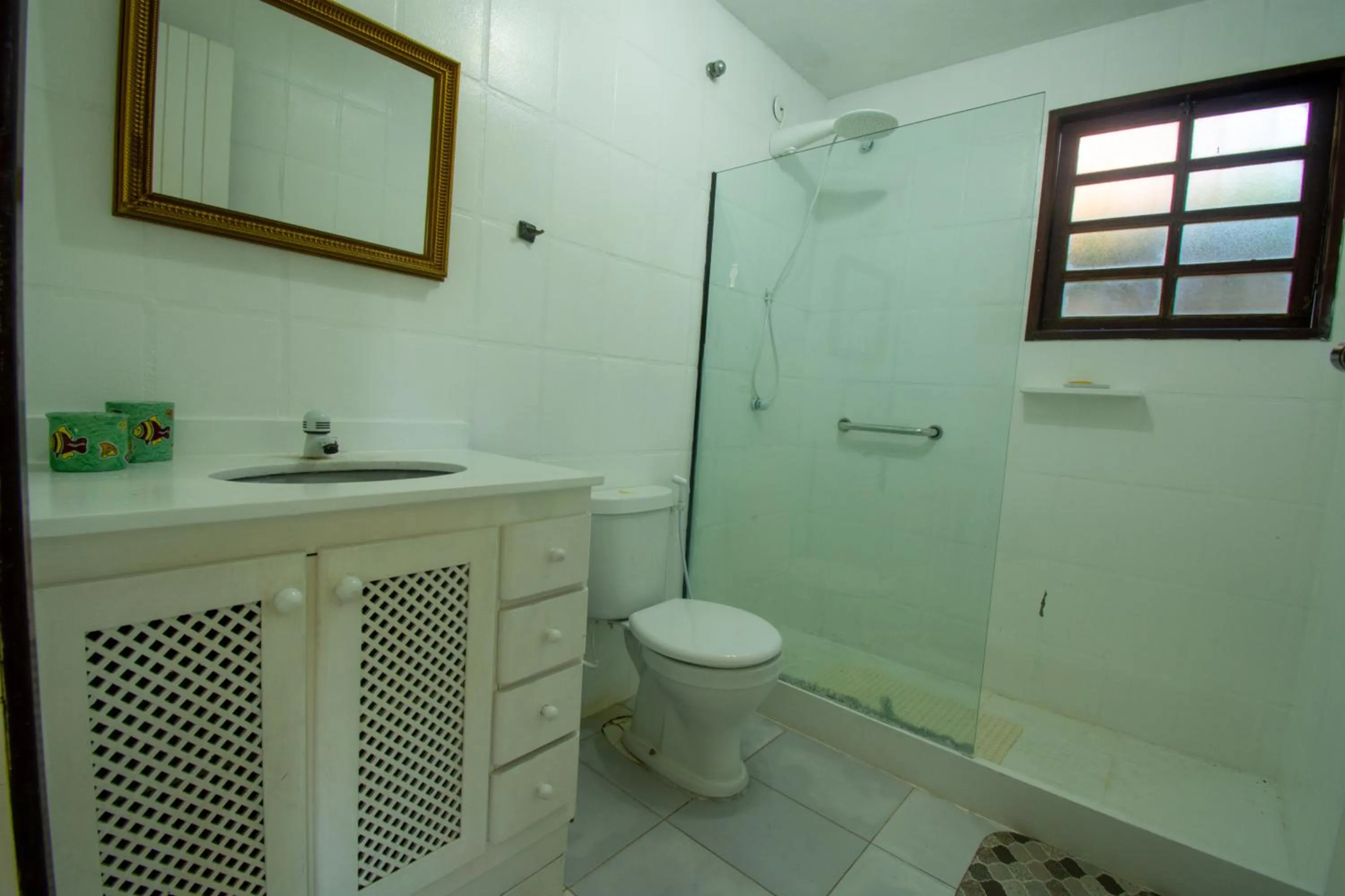 Shower, Bathroom in Pousada Bella Geriba Buzios