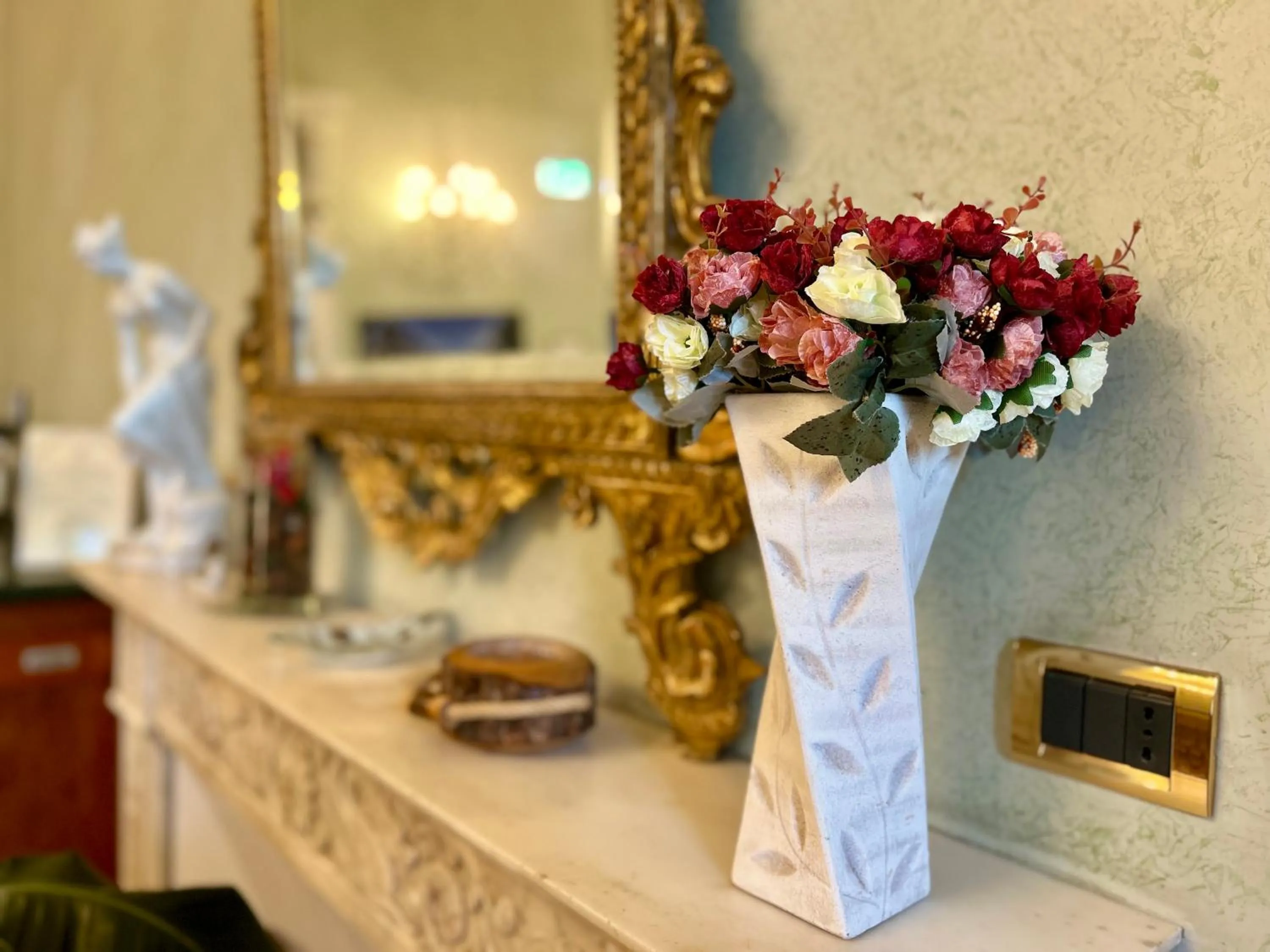 Decorative detail in Fantastic Garden - Firenze Nord