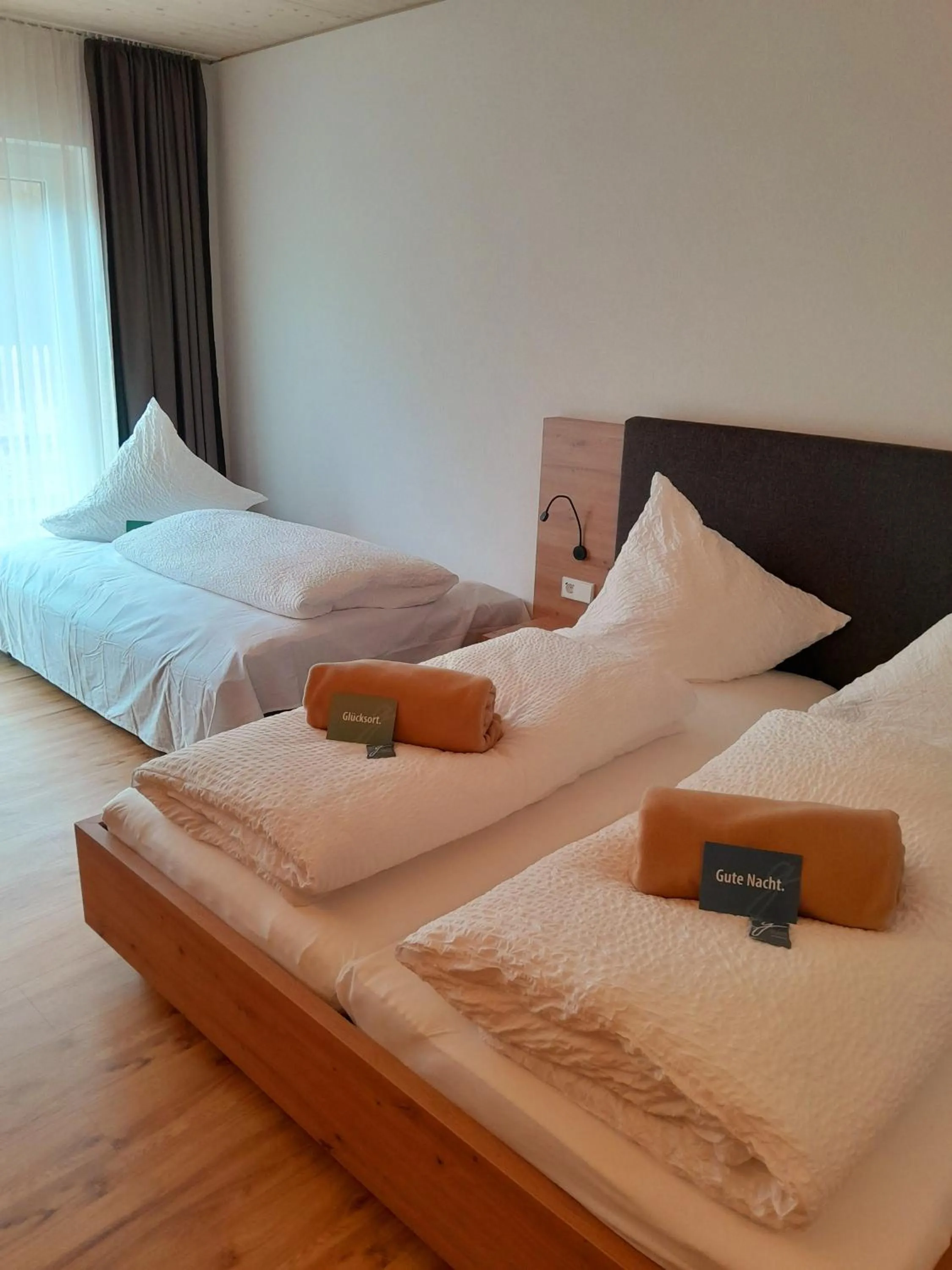 Bed in DAS GEORG Gästehaus in Epfendorf