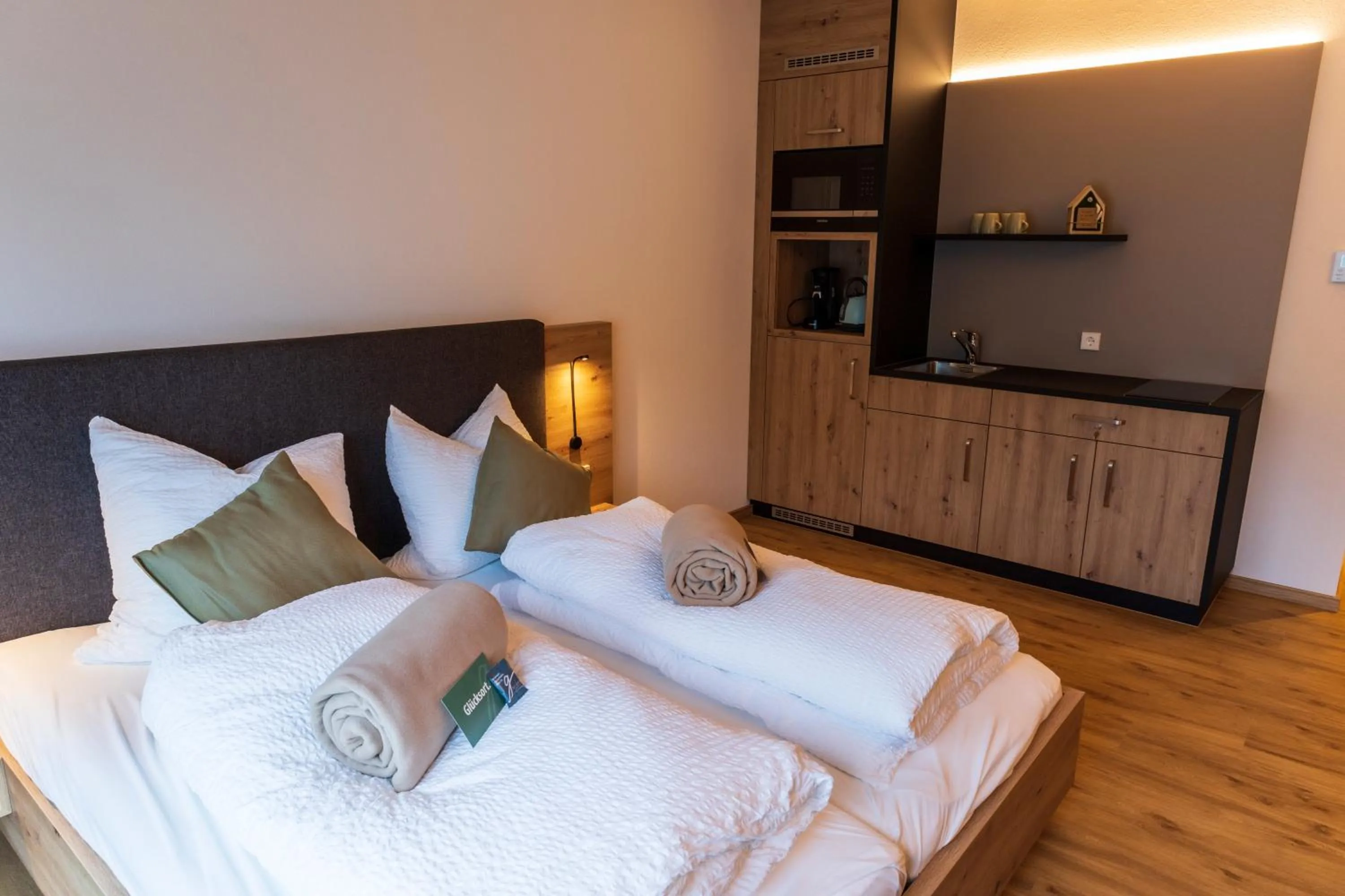 Bed in DAS GEORG Gästehaus in Epfendorf