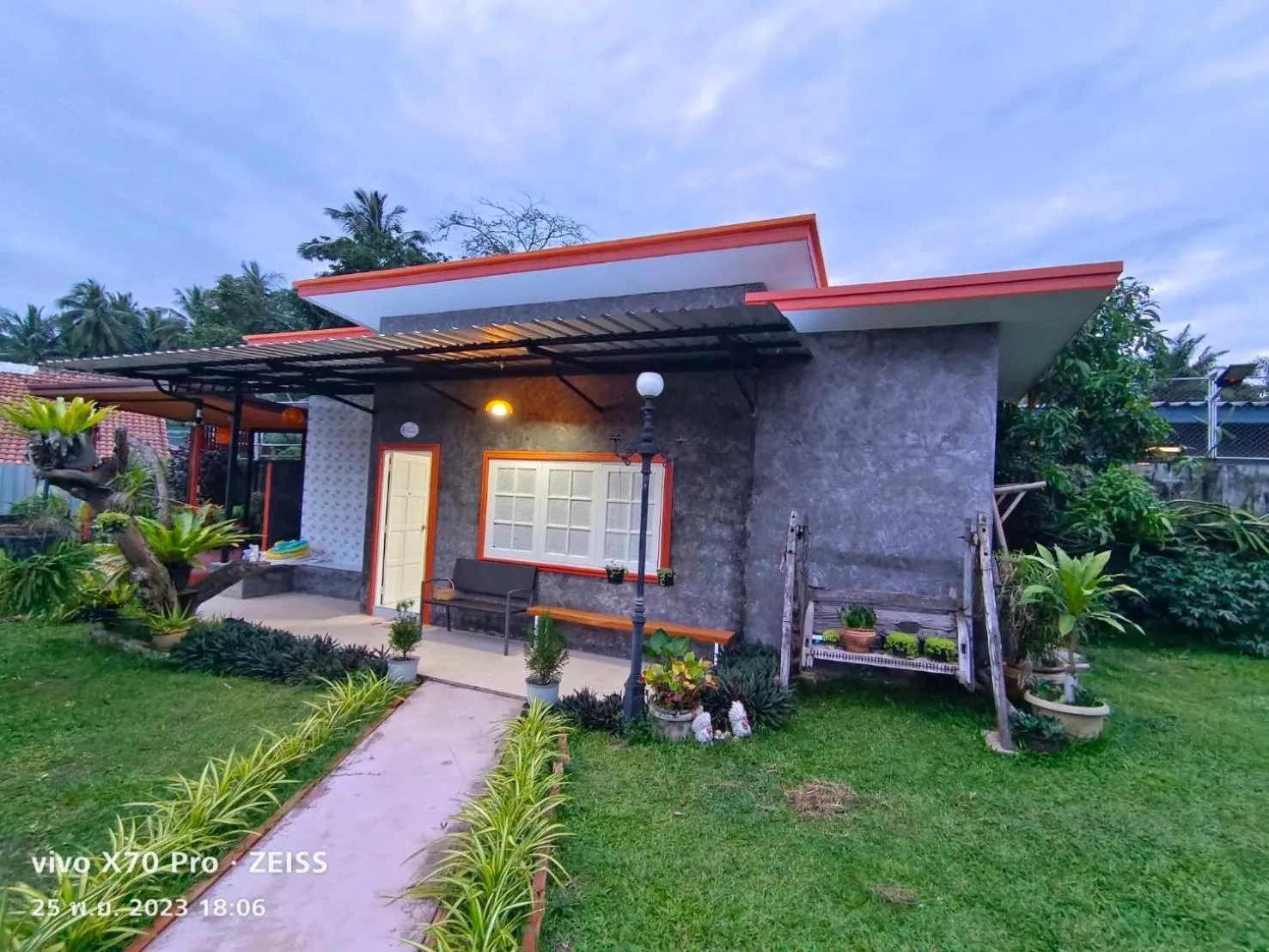 Property building in Da-Kanda Boutique