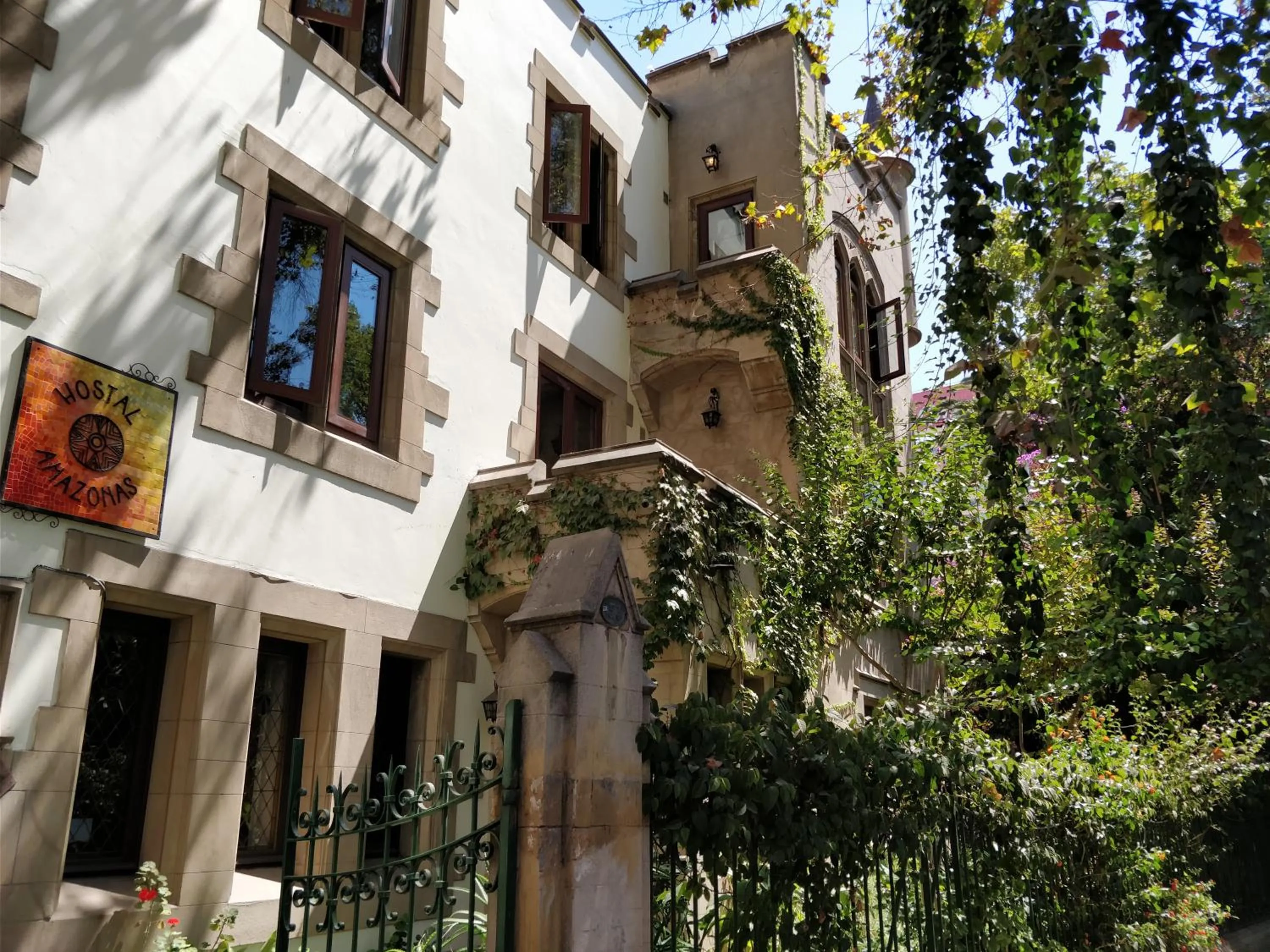 Facade/entrance in Hostal Rio Amazonas