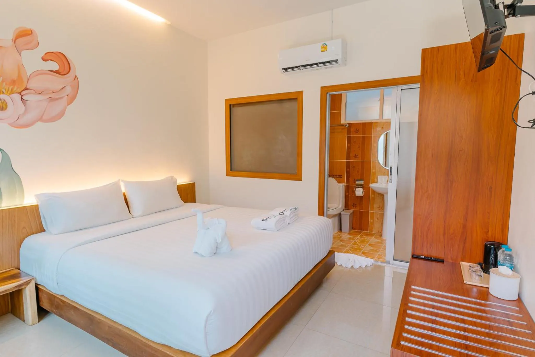 Bed in Diamond Beach Resort