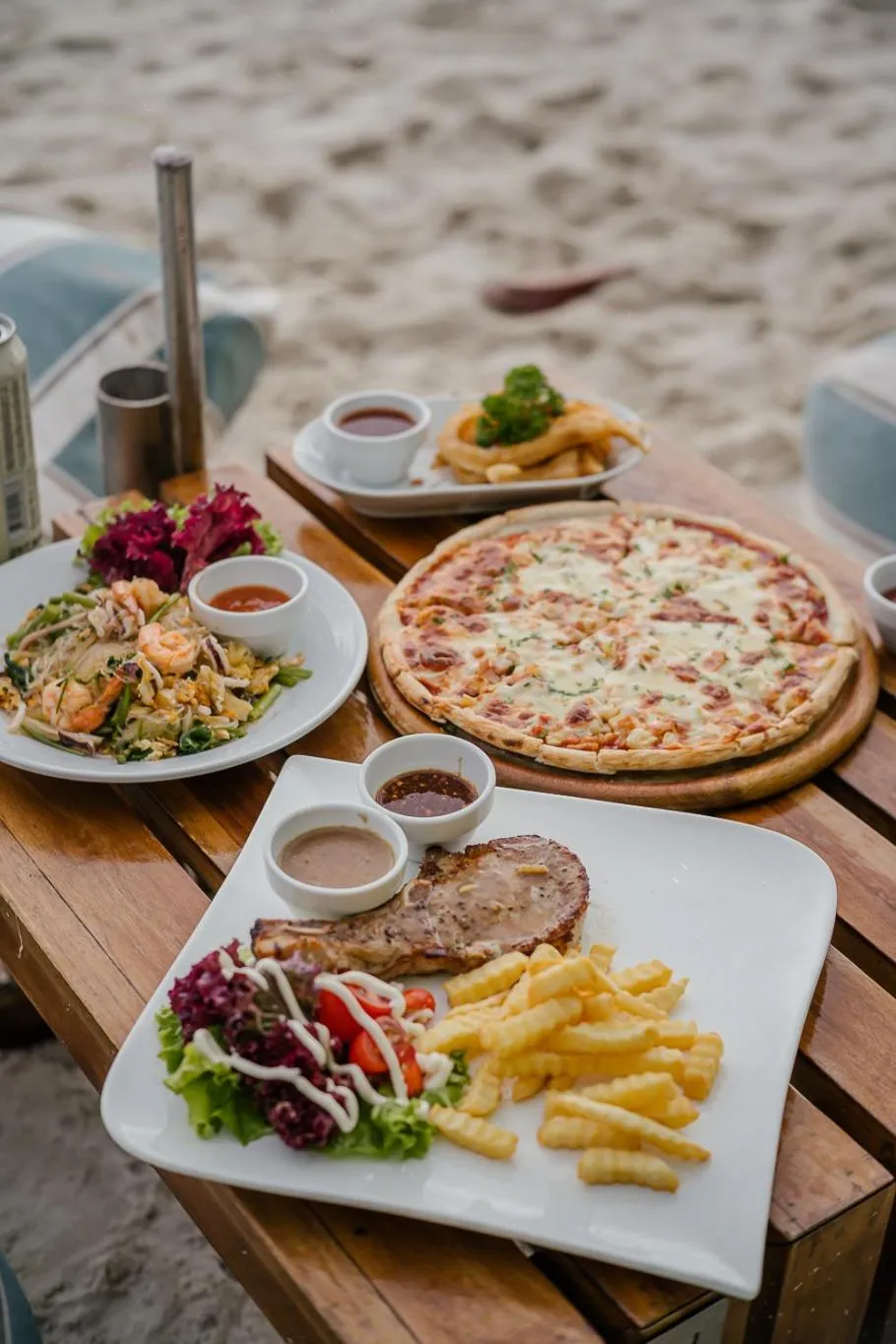 Restaurant/places to eat in Diamond Beach Resort