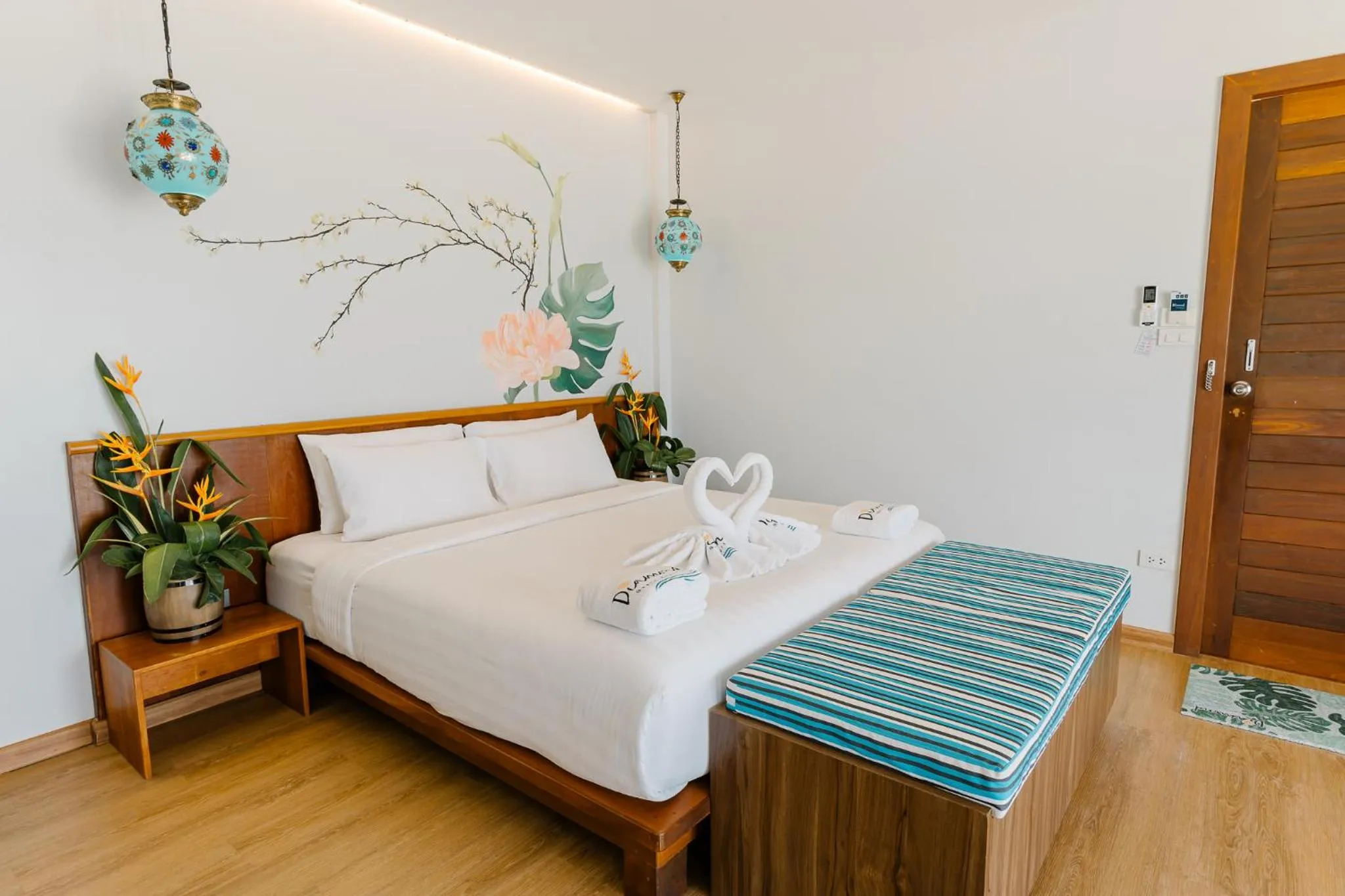 Bedroom, Bed in Diamond Beach Resort