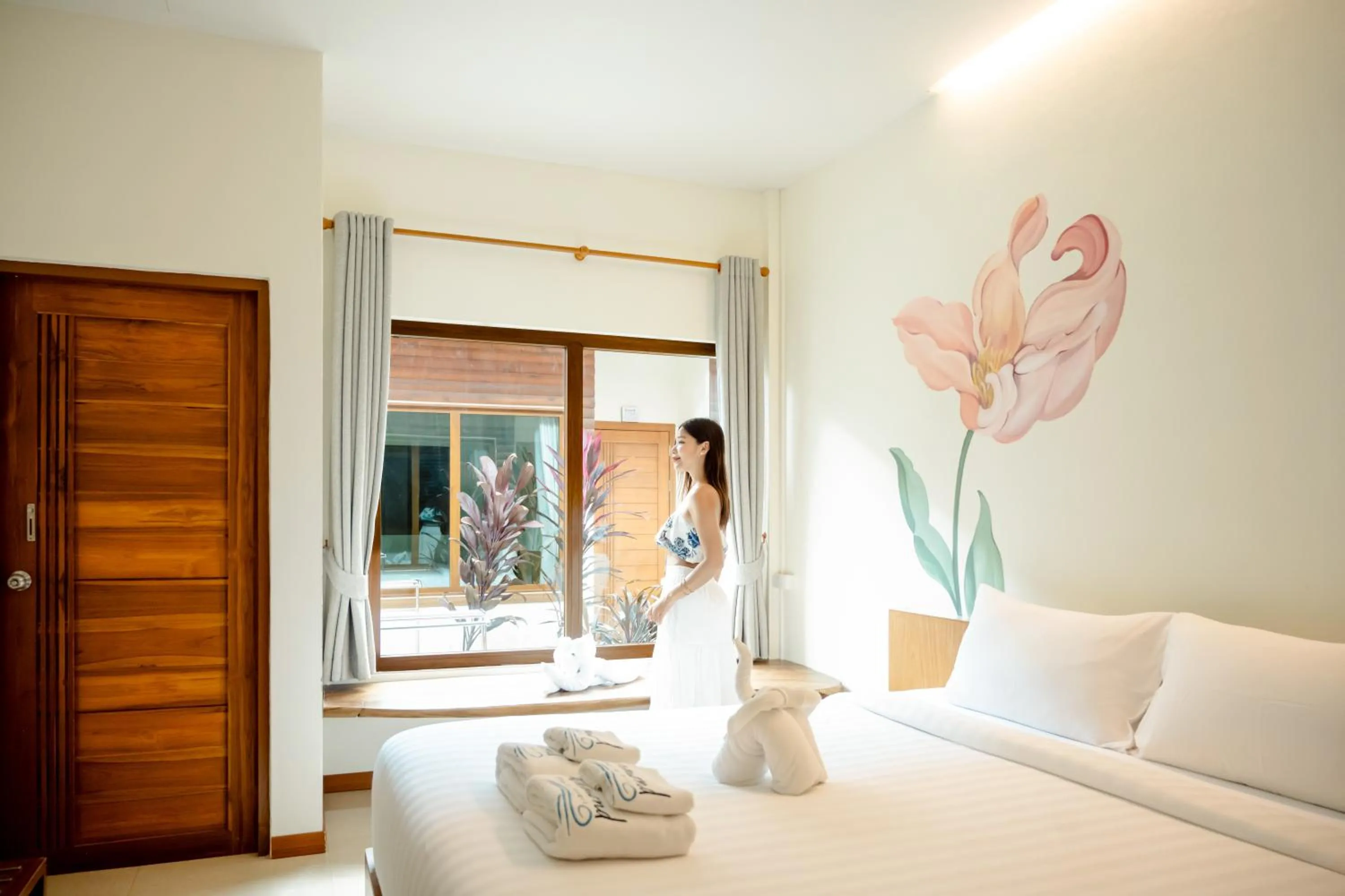 View (from property/room), Bed in Diamond Beach Resort